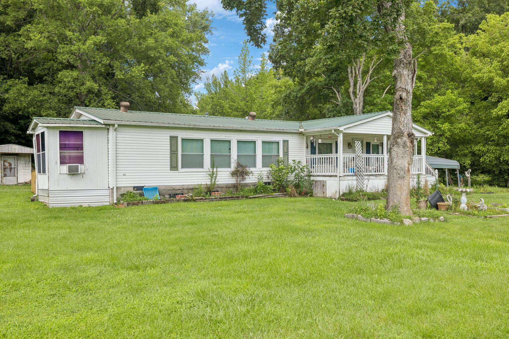 Centerville, TN 37033,5898 Highway 100 #W