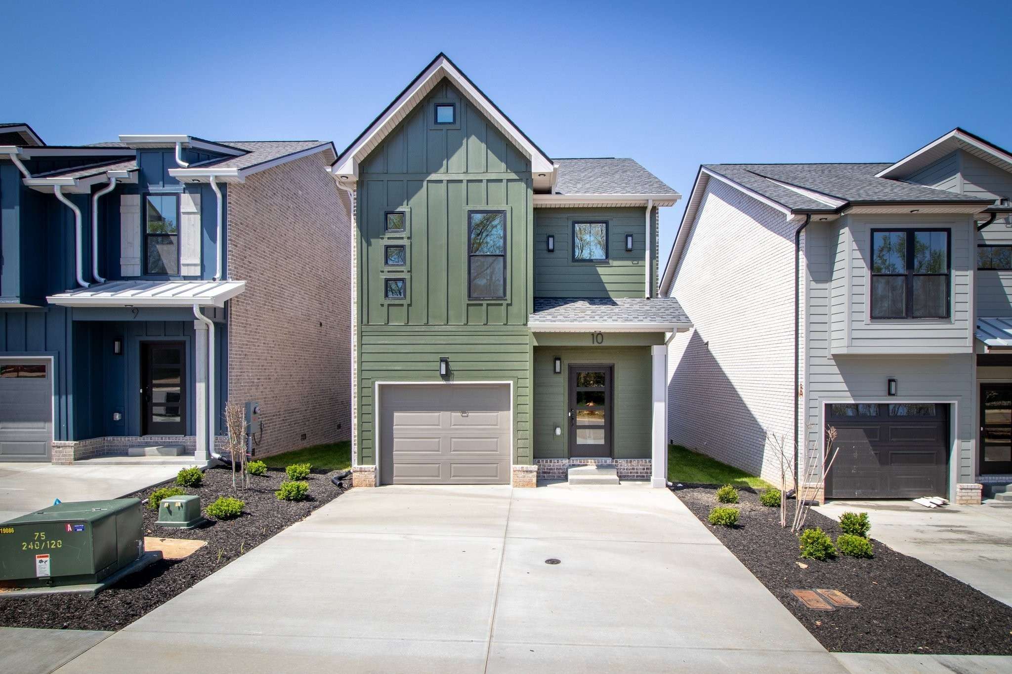 Clarksville, TN 37043,10 Holland Park West