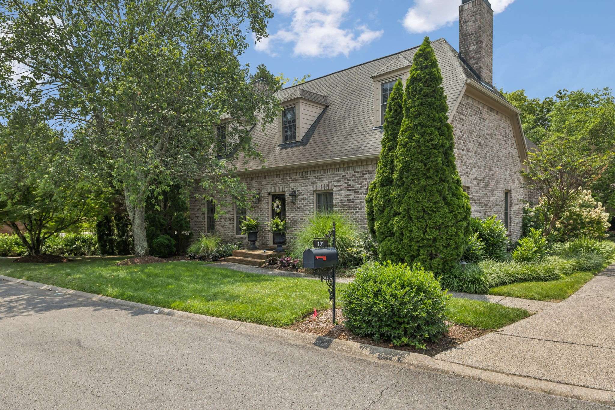 Nashville, TN 37215,101 Wellington Park Ct
