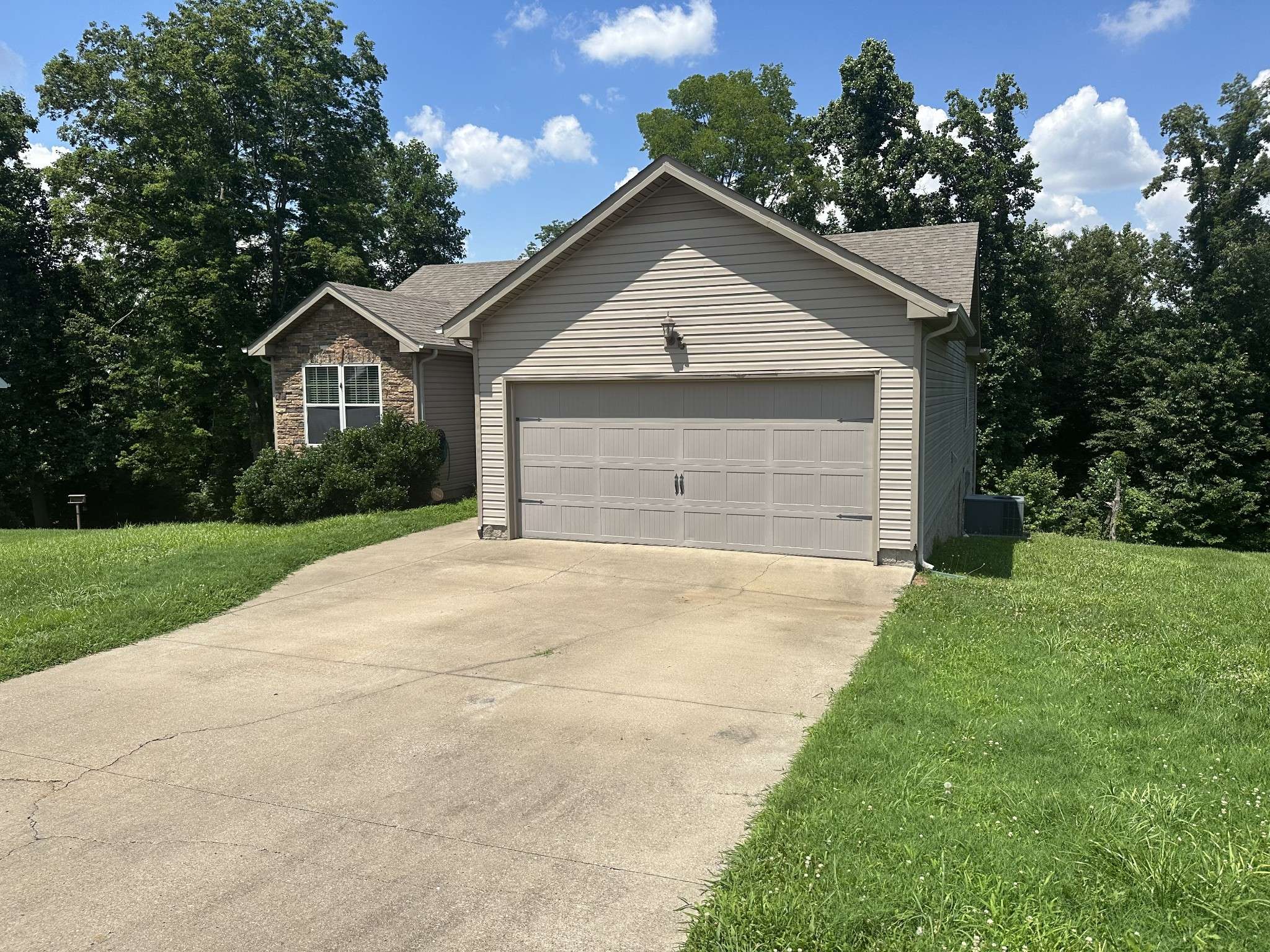 Clarksville, TN 37040,1823 Camelot Dr