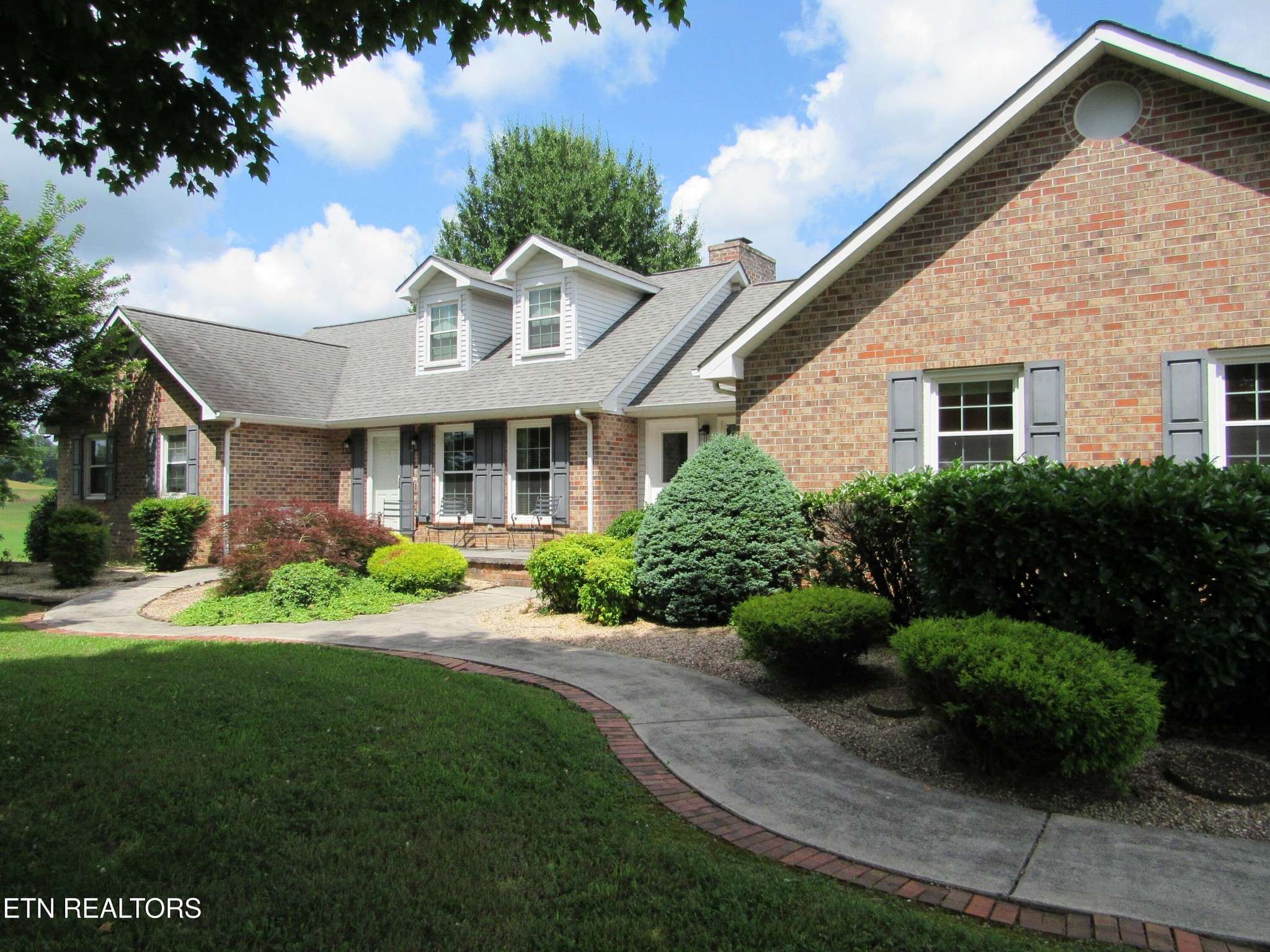 Madisonville, TN 37354,242 Kirk Circle