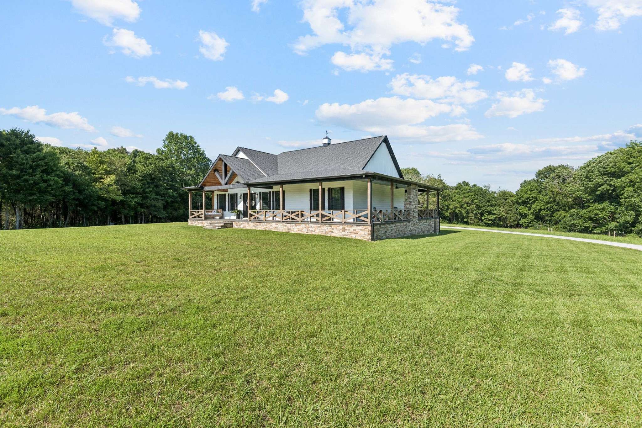 Lafayette, TN 37083,2427 Green Valley Rd