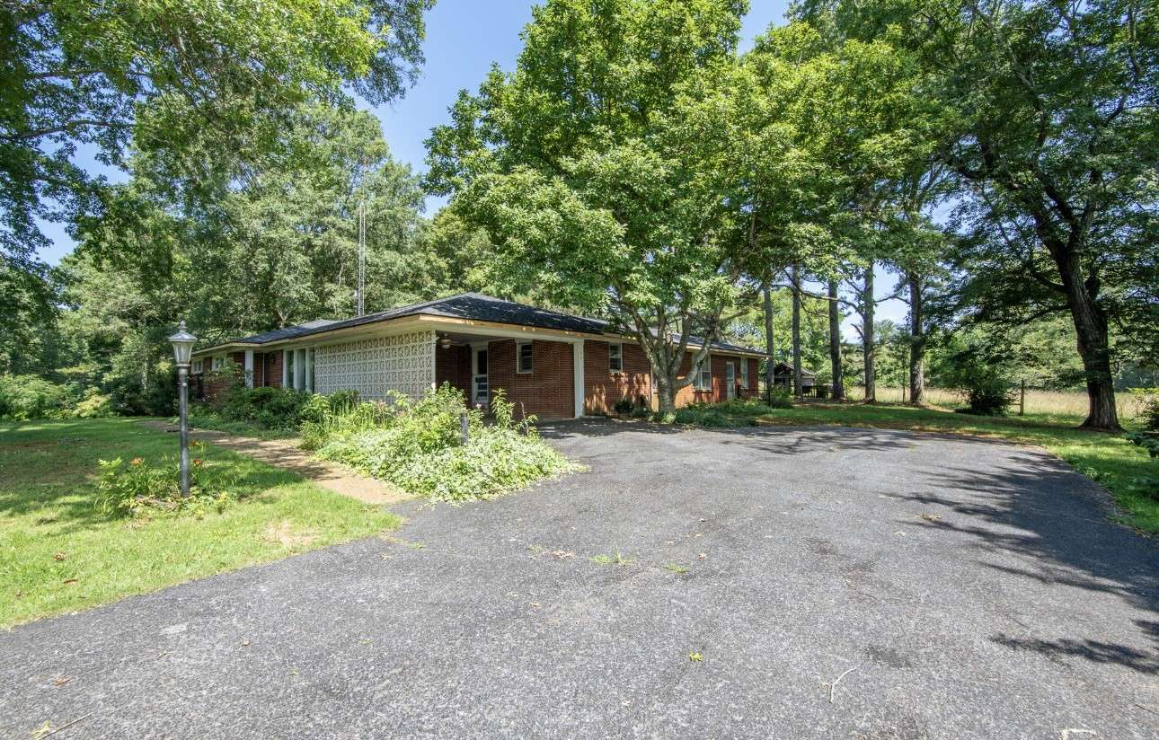 Loretto, TN 38469,867 Lexington Hwy