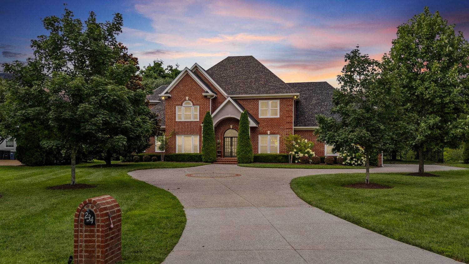 Brentwood, TN 37027,234 Pelham Dr