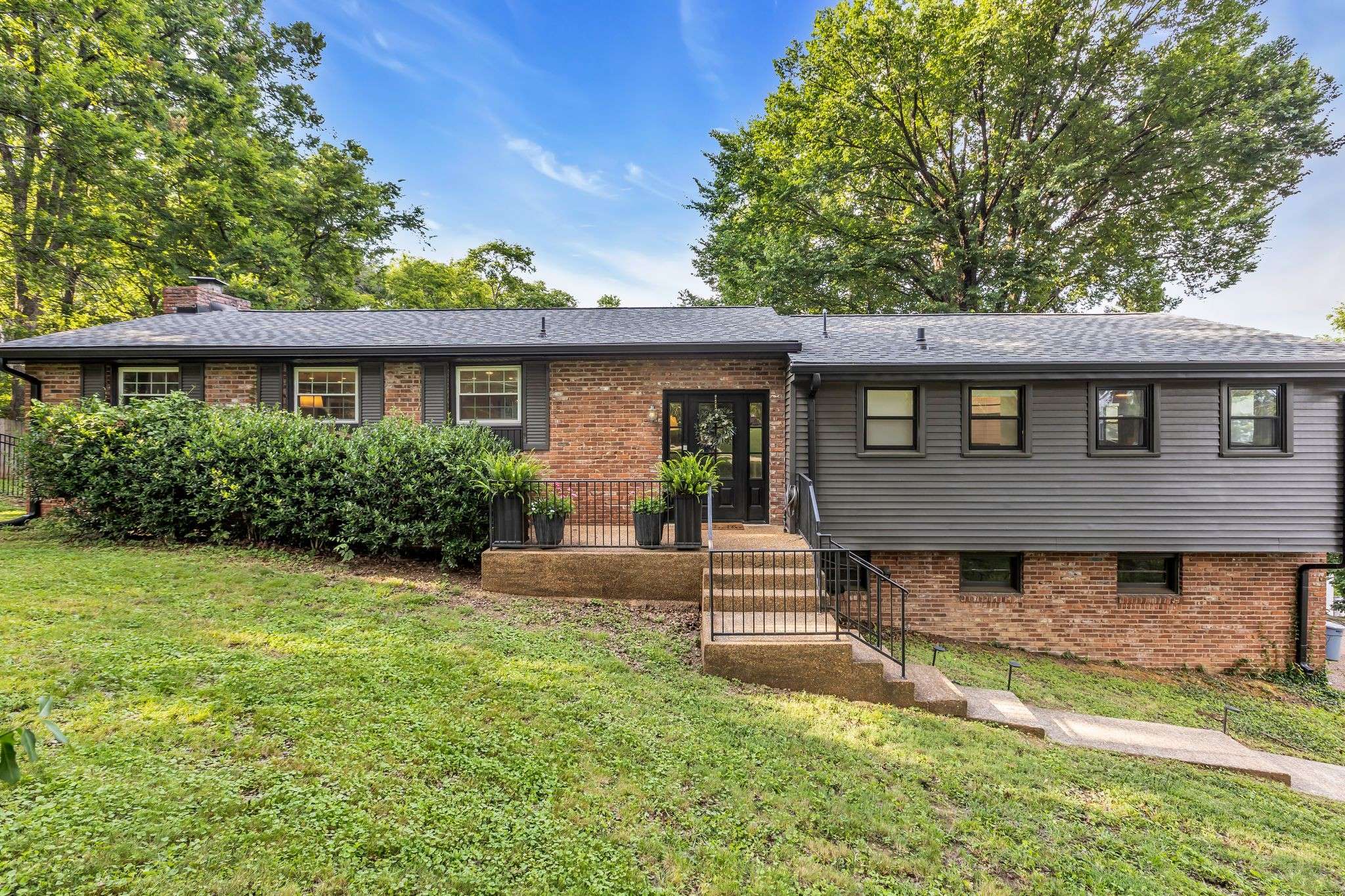 Nashville, TN 37220,826 Evansdale Dr
