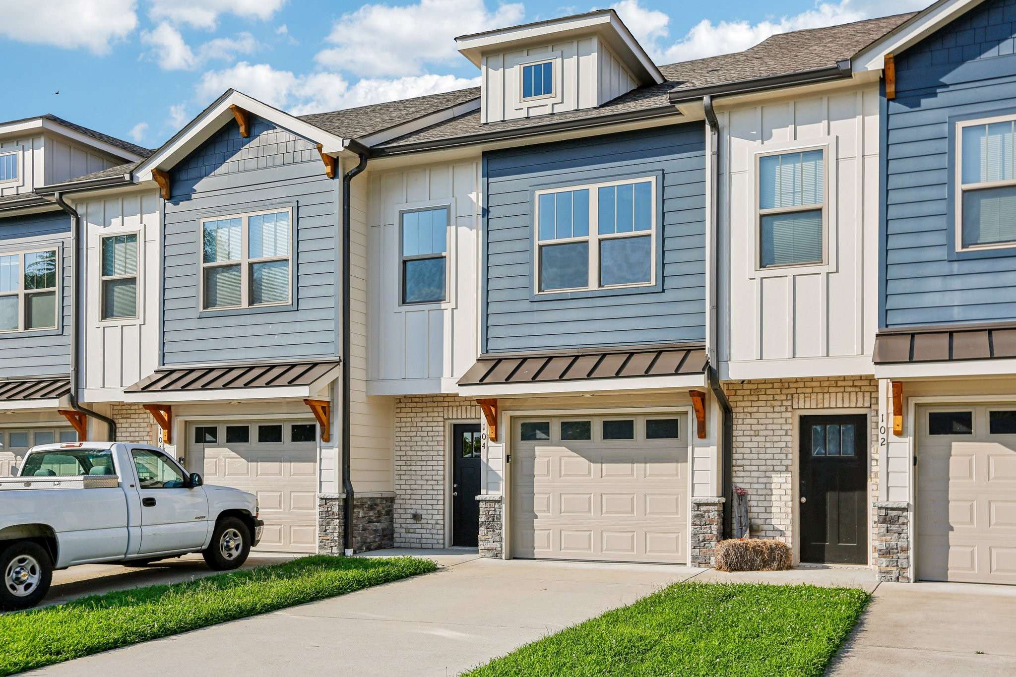 Lebanon, TN 37087,104 Hartsville Ct