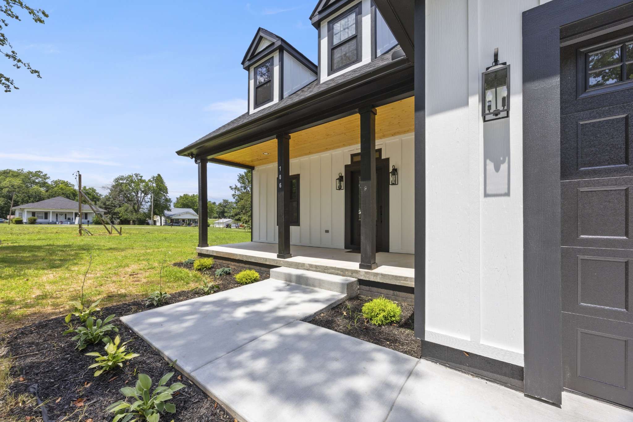 Decherd, TN 37324,106 5th Ave #N