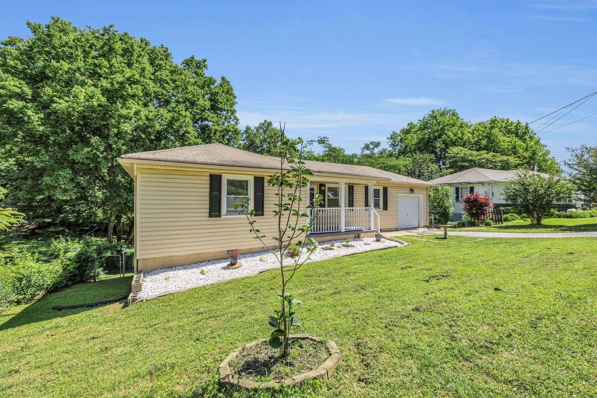 Chattanooga, TN 37415,1427 Elm Street
