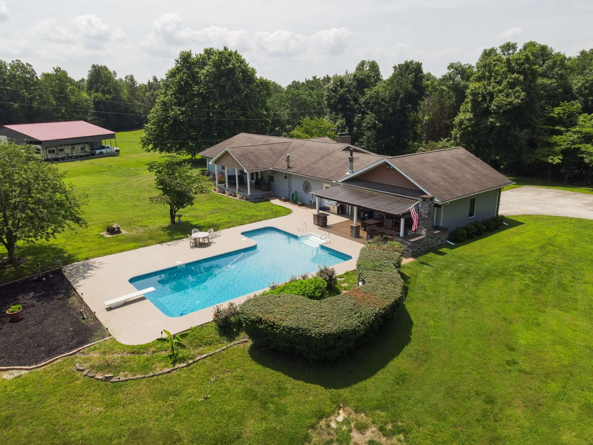 Livingston, TN 38570,933 Airport Rd