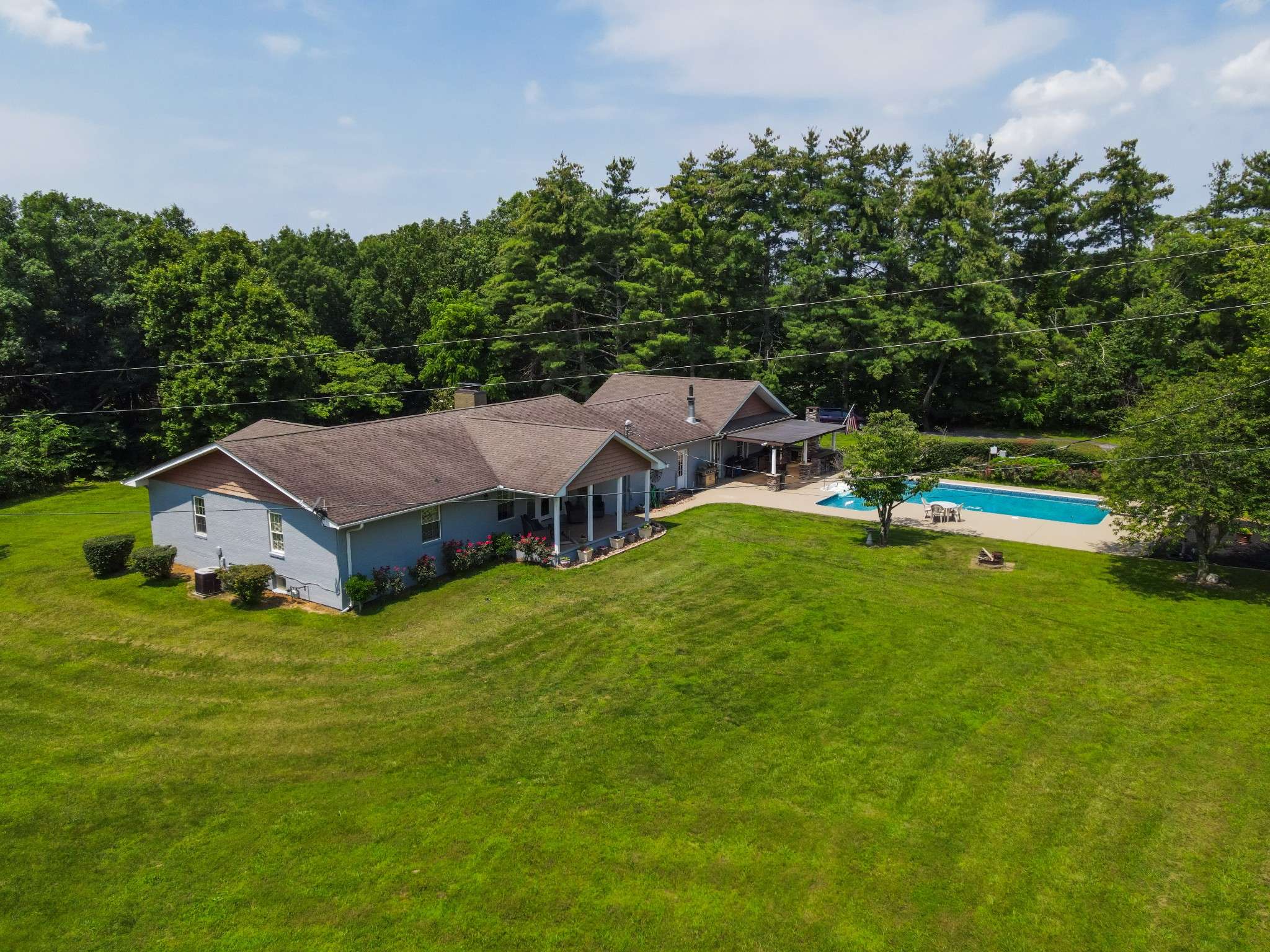 Livingston, TN 38570,933 Airport Rd