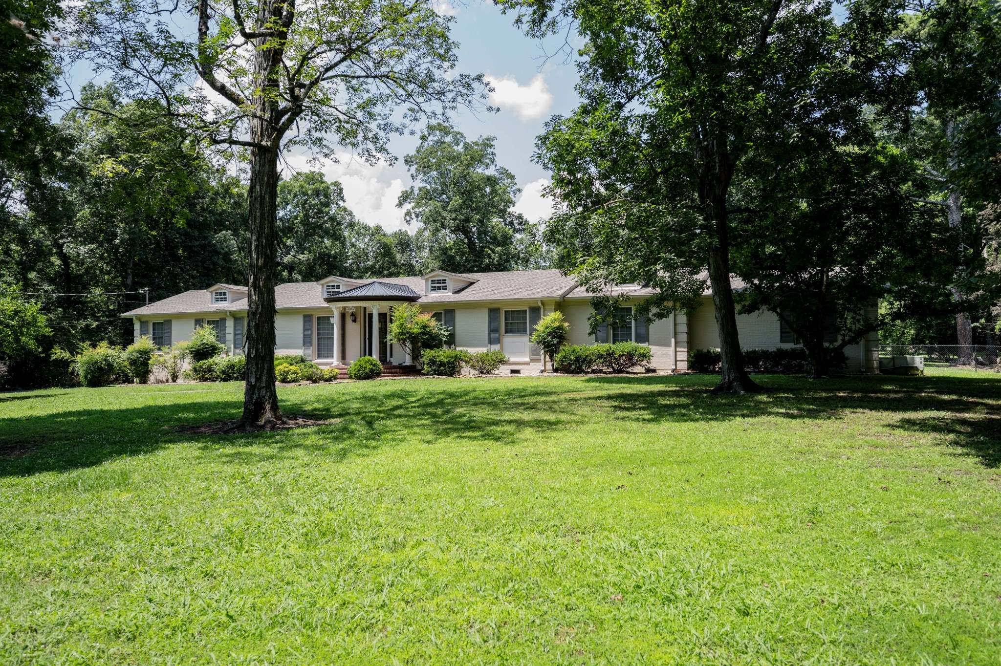 Shelbyville, TN 37160,602 Narrows Rd