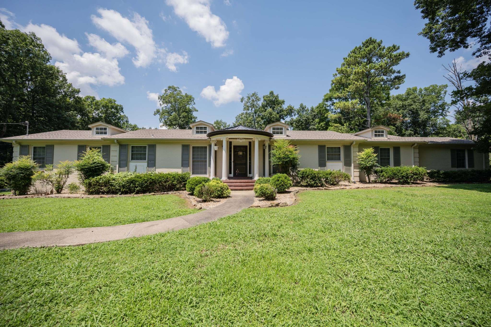 Shelbyville, TN 37160,602 Narrows Rd