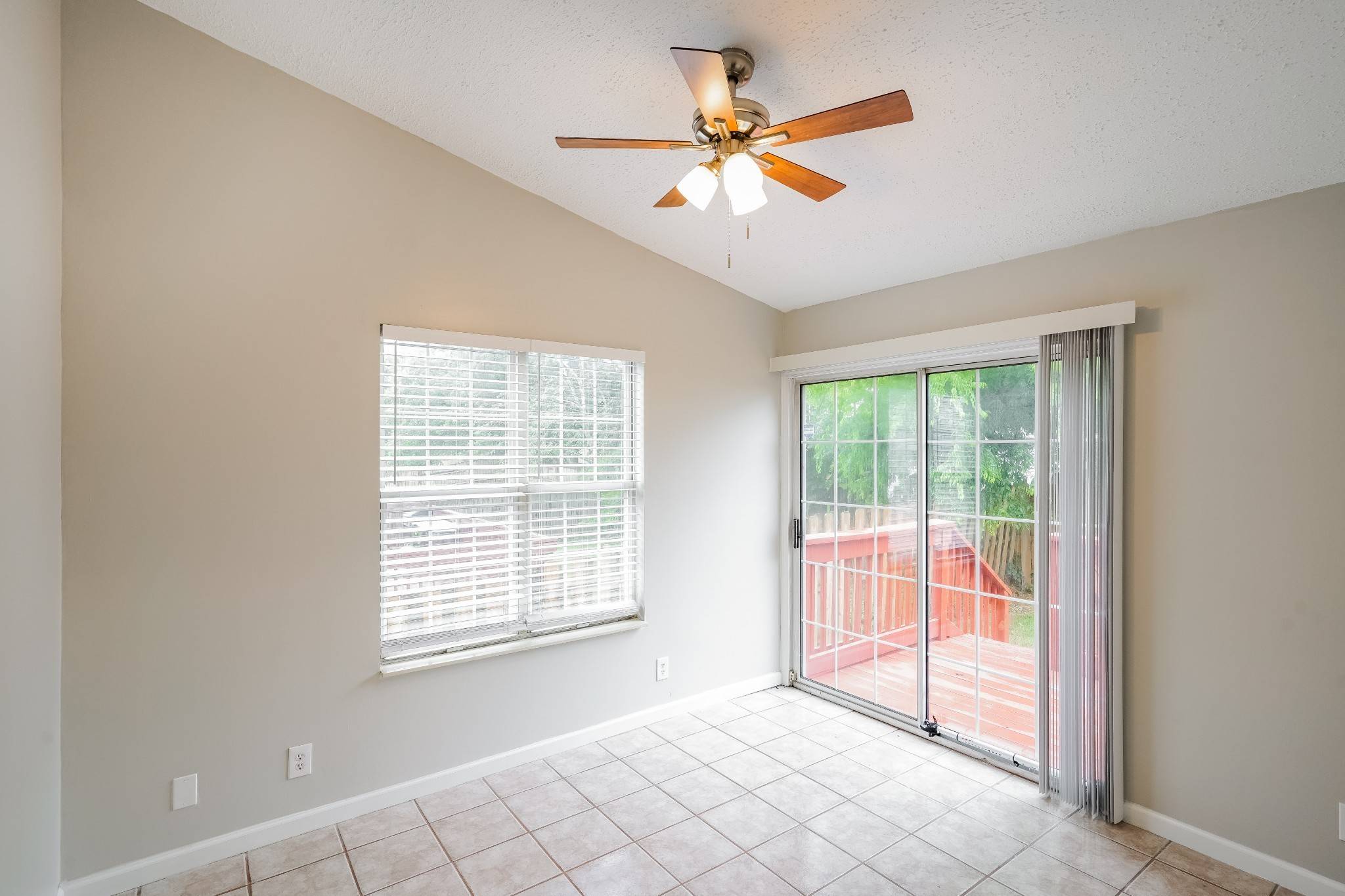 Hermitage, TN 37076,5932 Colchester Dr