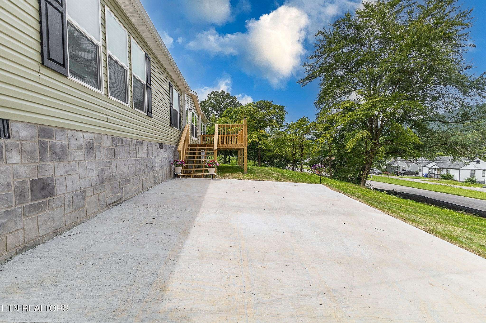 Rockwood, TN 37854,410 S Kingston Ave