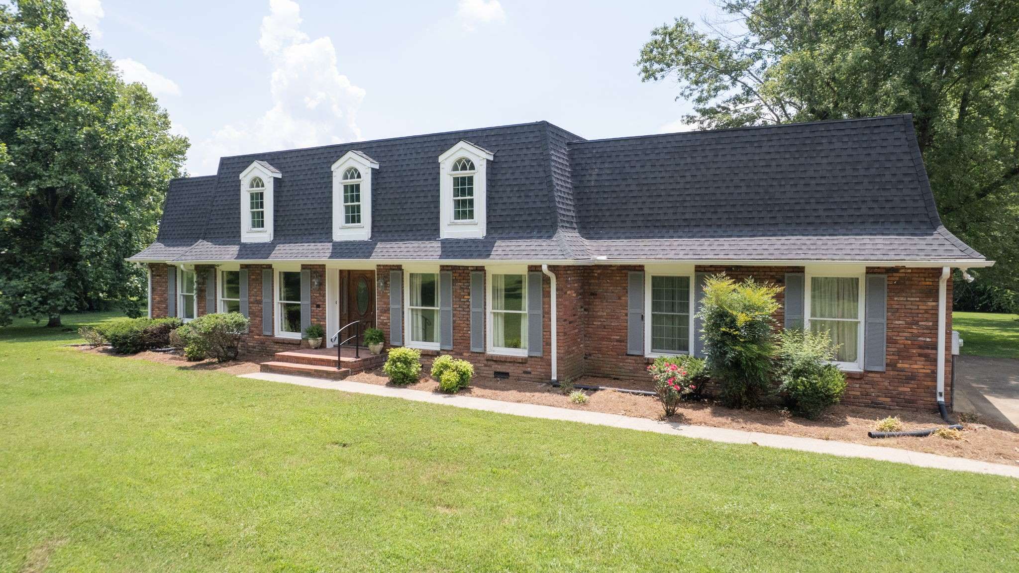 Gallatin, TN 37066,1048 Lakeshore Dr