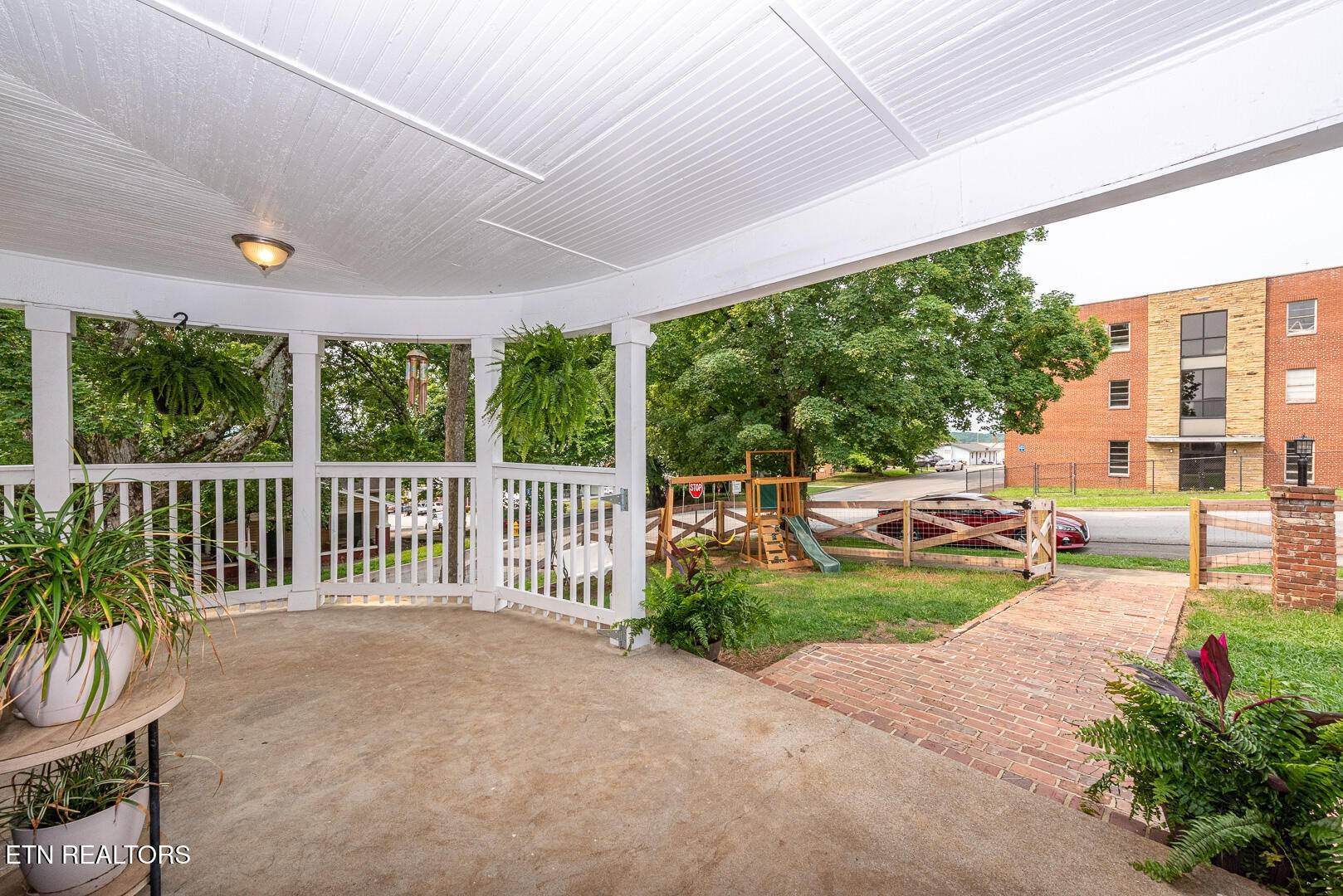 Lenoir City, TN 37771,201 Kingston St