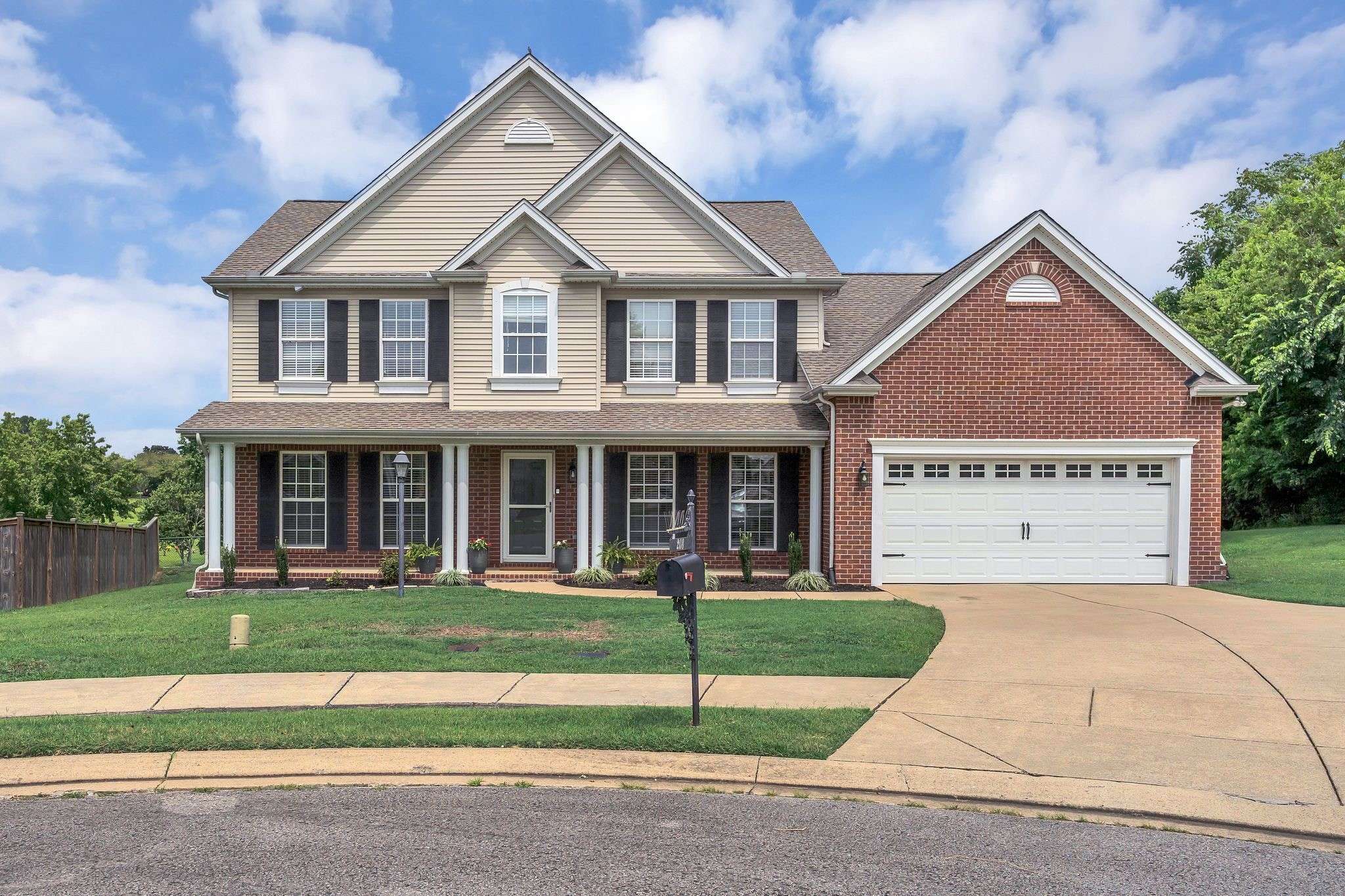 Hendersonville, TN 37075,208 Vintage Cir