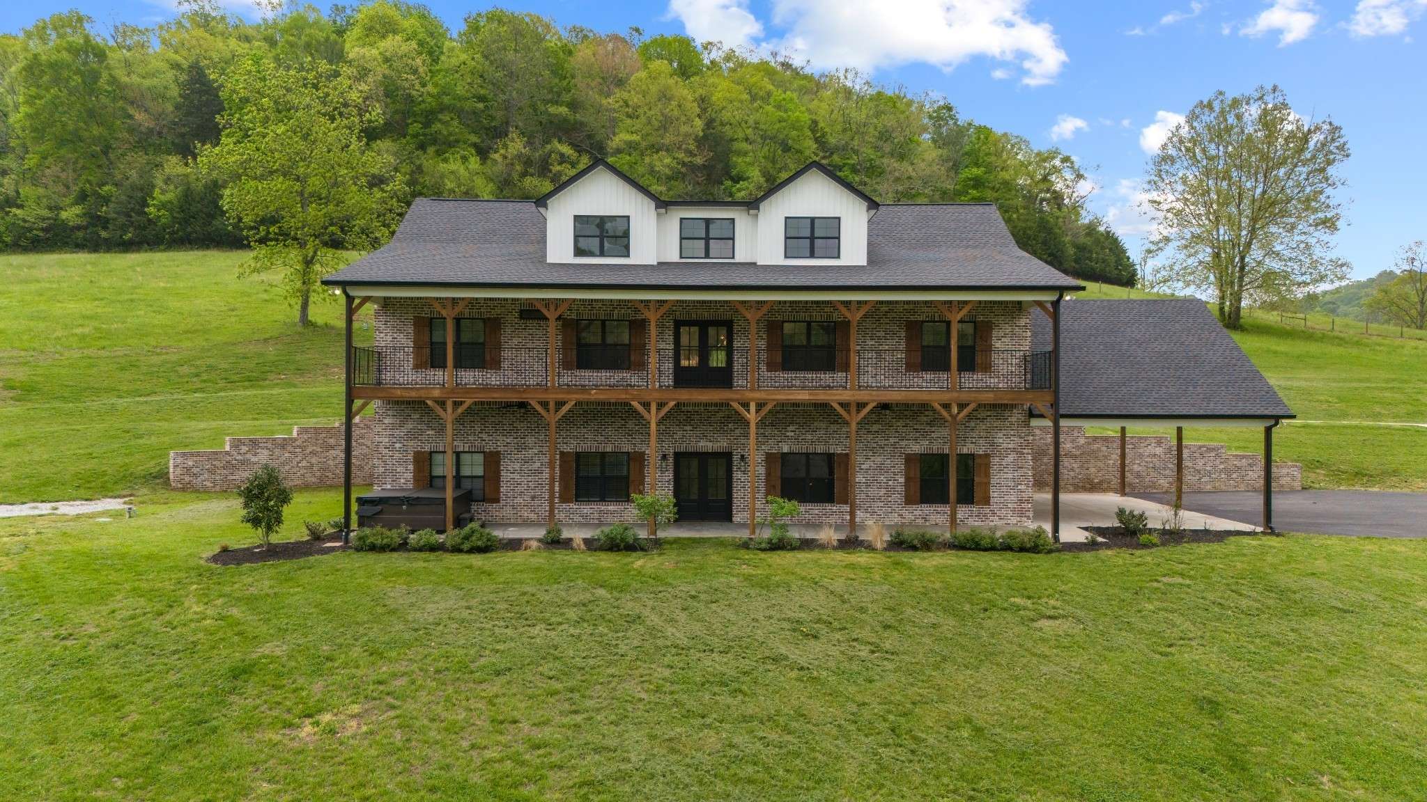 Lafayette, TN 37083,3945 Hartsville Rd