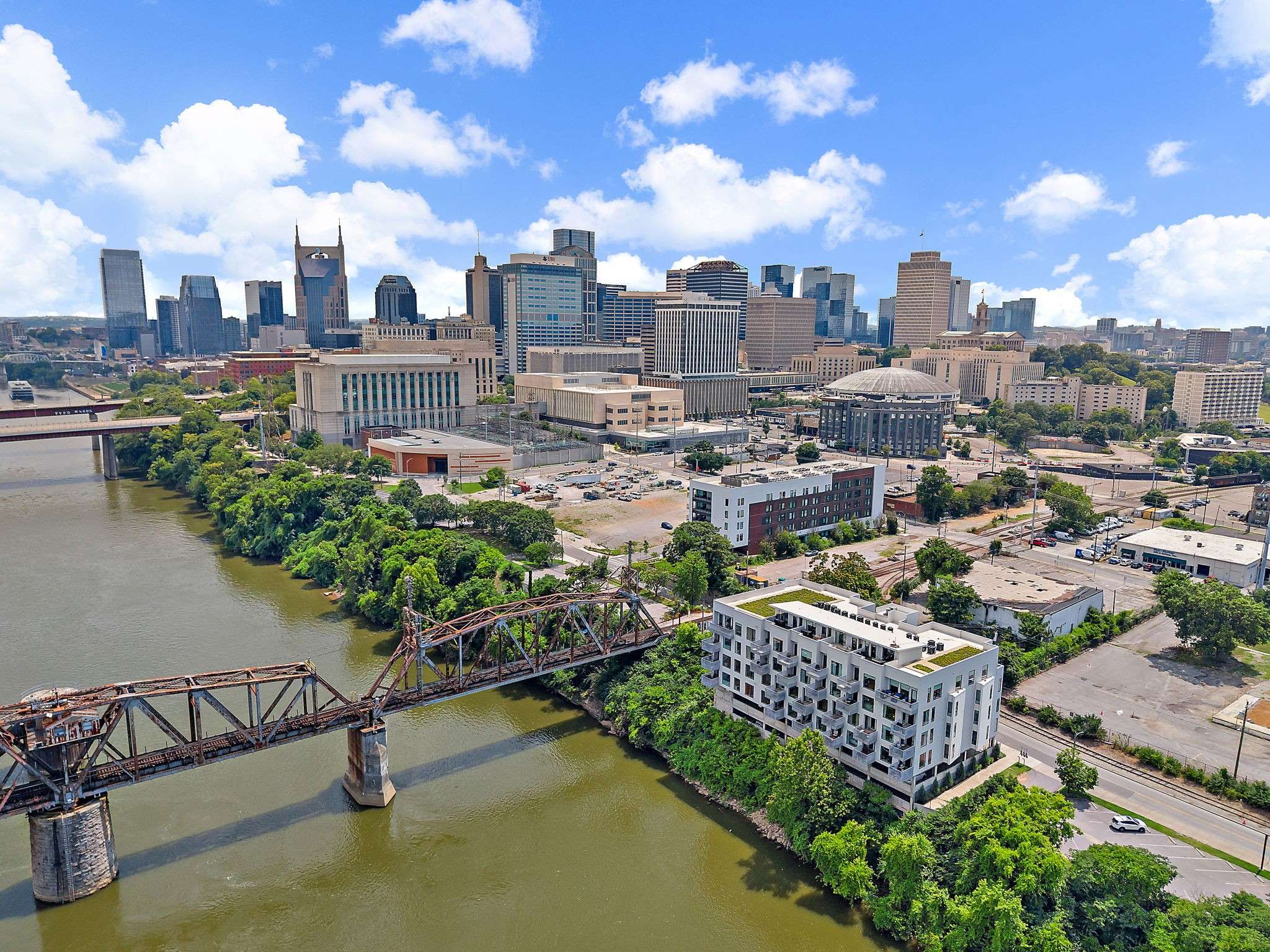 Nashville, TN 37201,700 1st Ave #N #504
