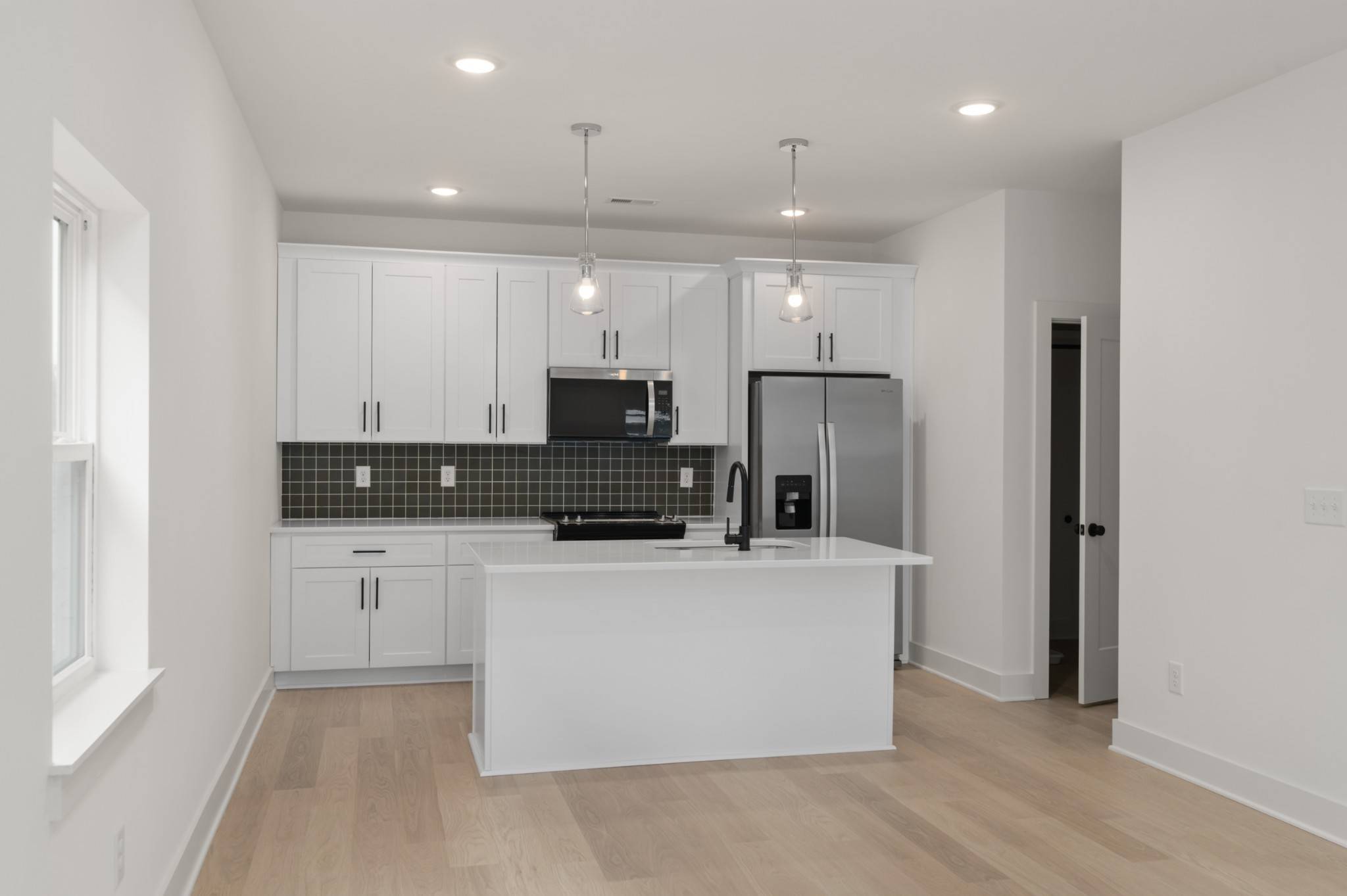 Nashville, TN 37214,550 Markham St #19
