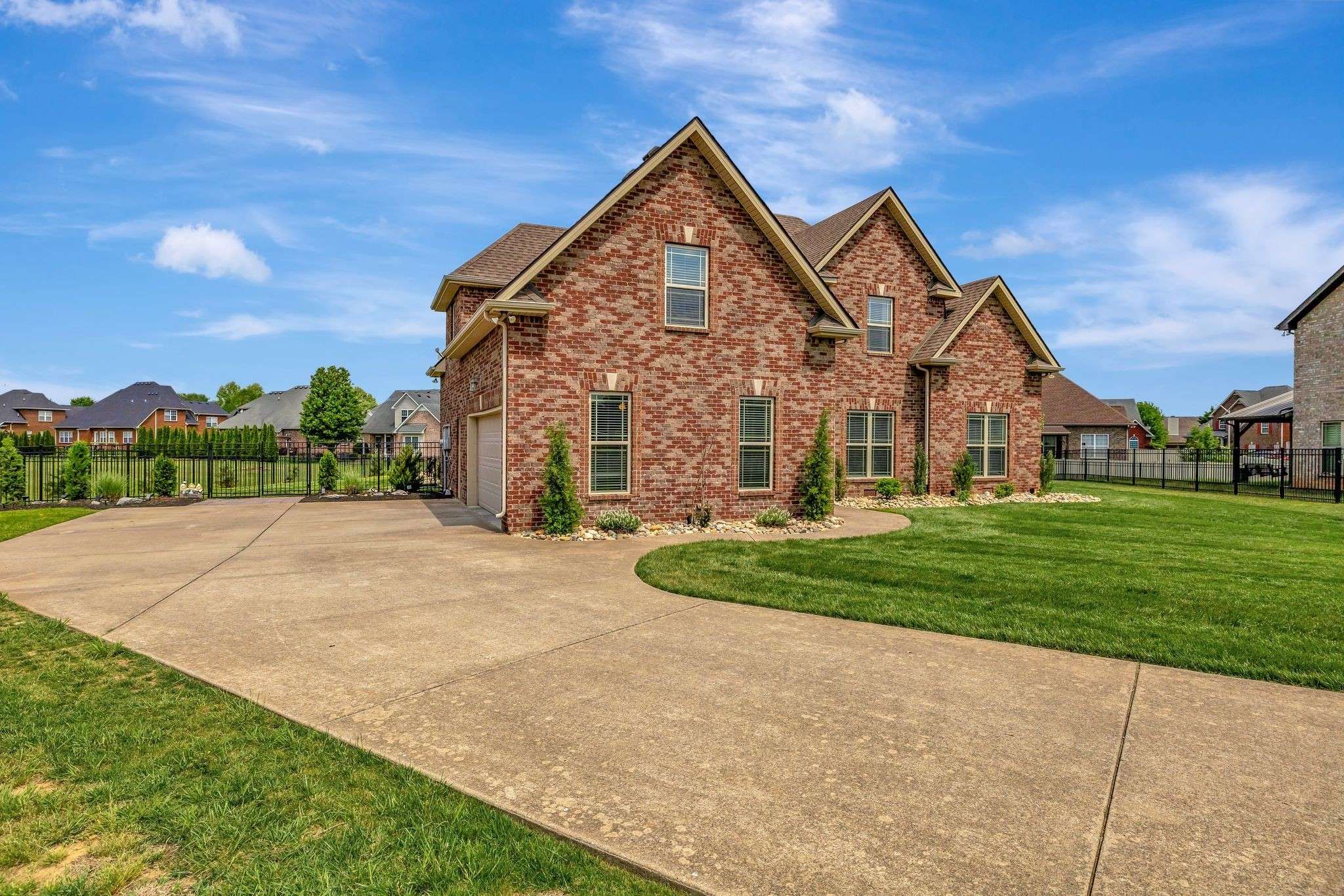 Murfreesboro, TN 37128,2406 Dewdrop Ct
