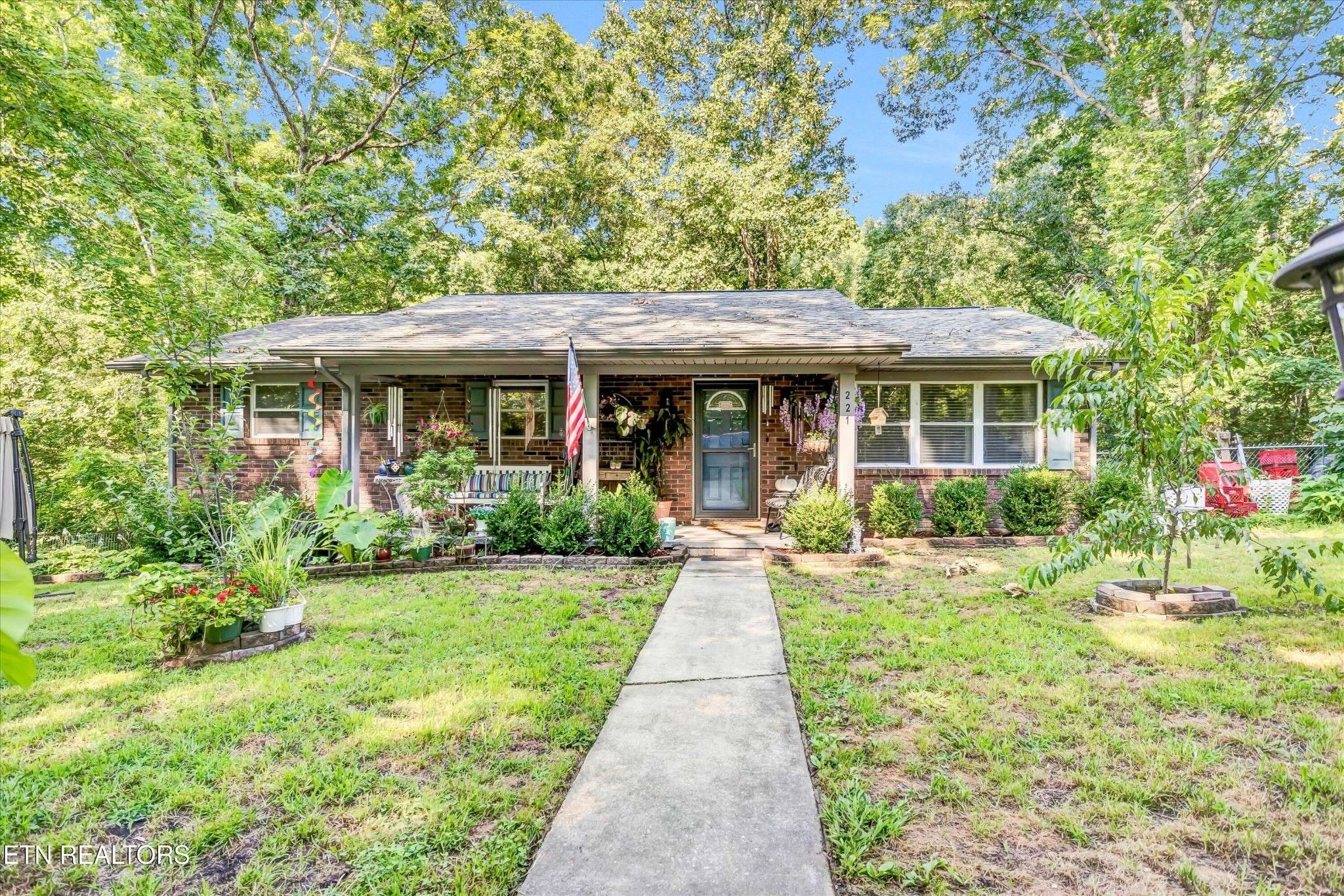 Heiskell, TN 37754,221 White Oak Lane