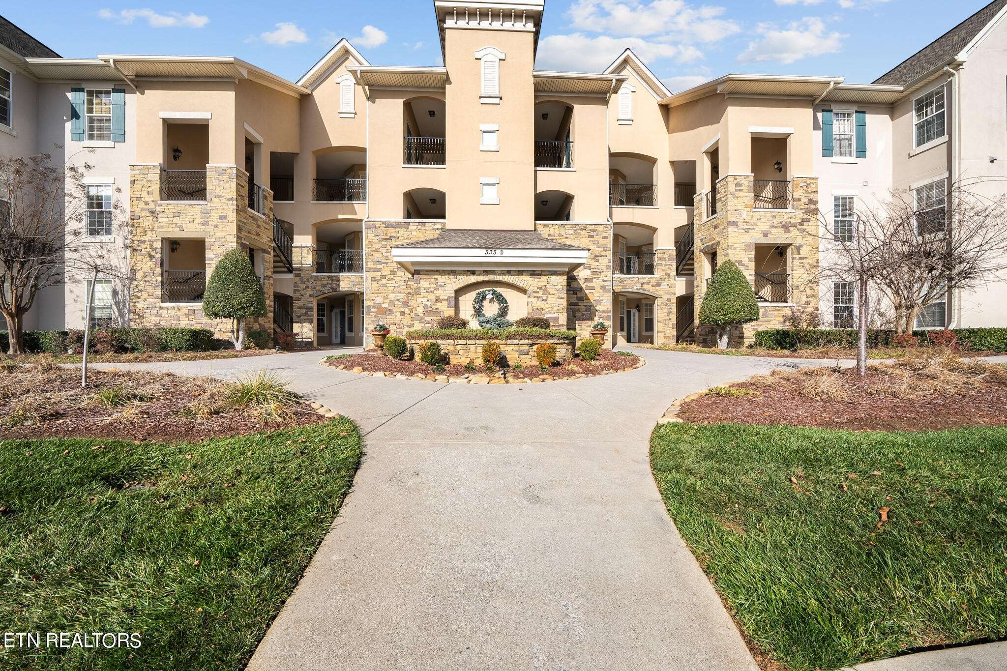 Vonore, TN 37885,535 Rarity Bay Pkwy #302 D