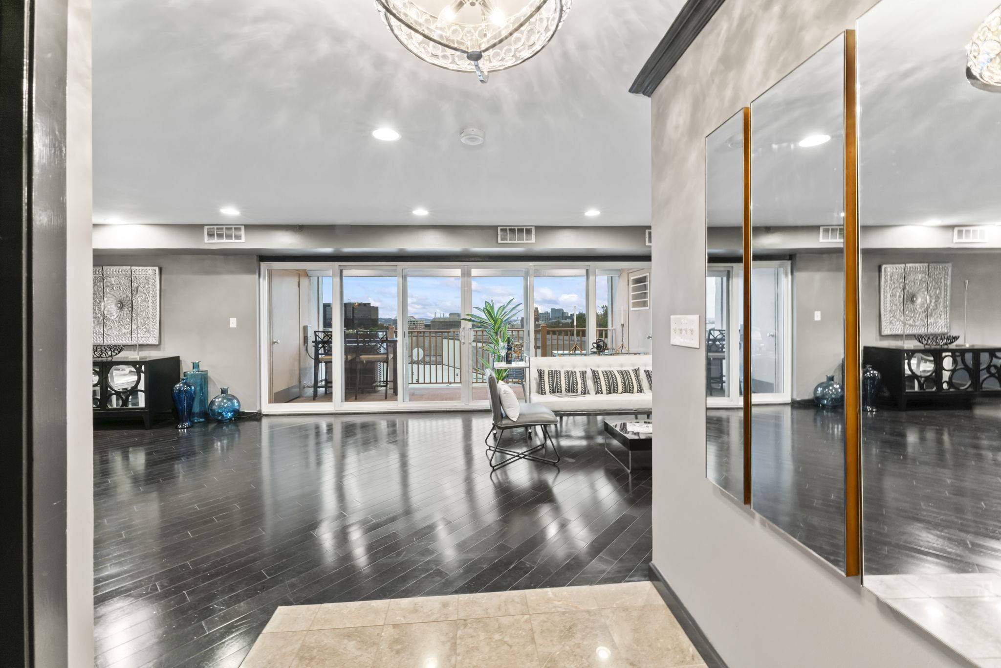 Nashville, TN 37203,3415 West End Ave #1101