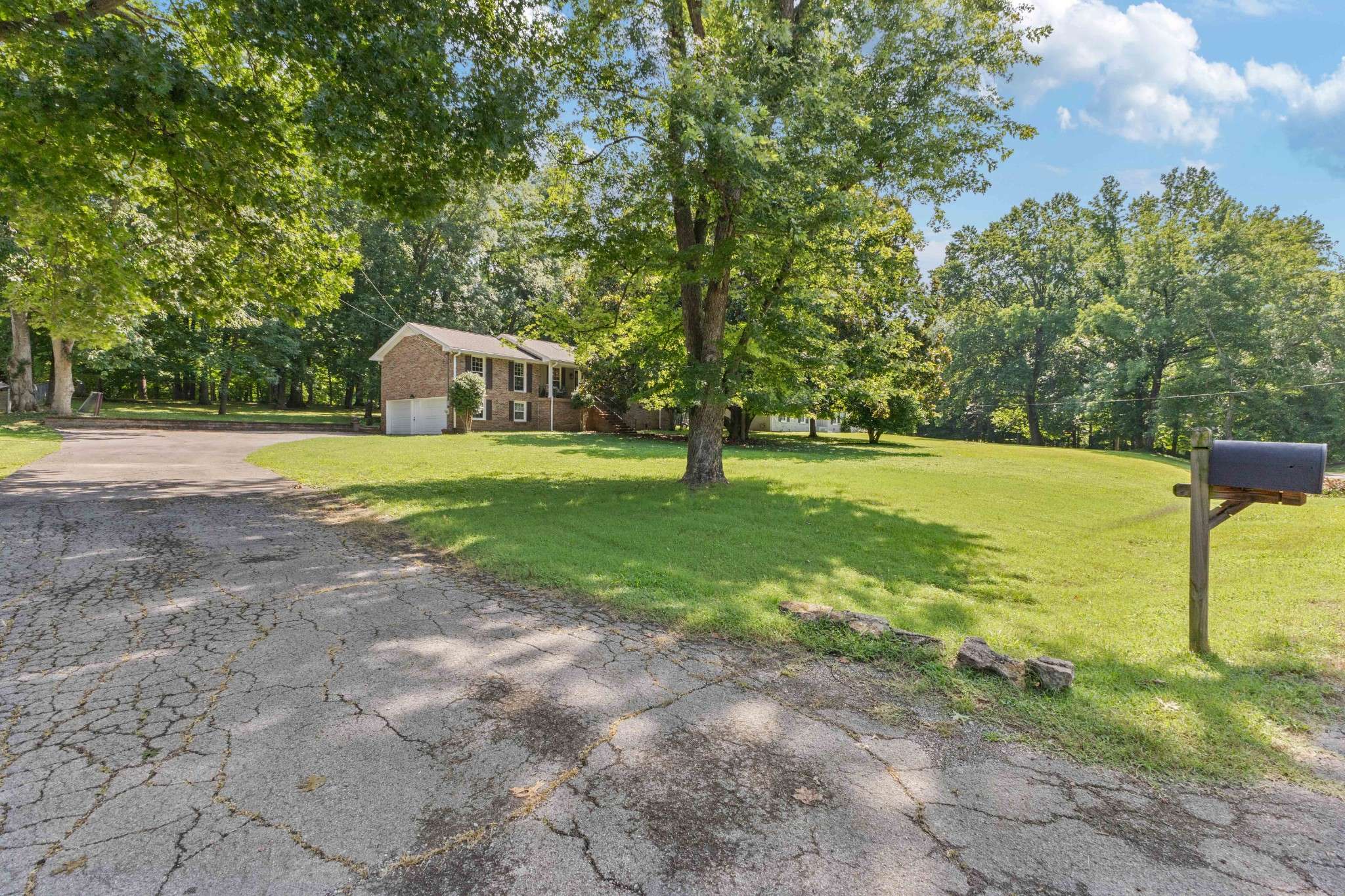 Hendersonville, TN 37075,107 Bayview Dr