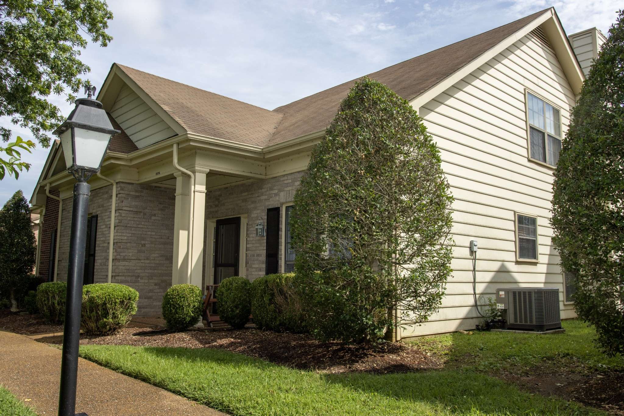 Nashville, TN 37221,8616 Sawyer Brown Rd