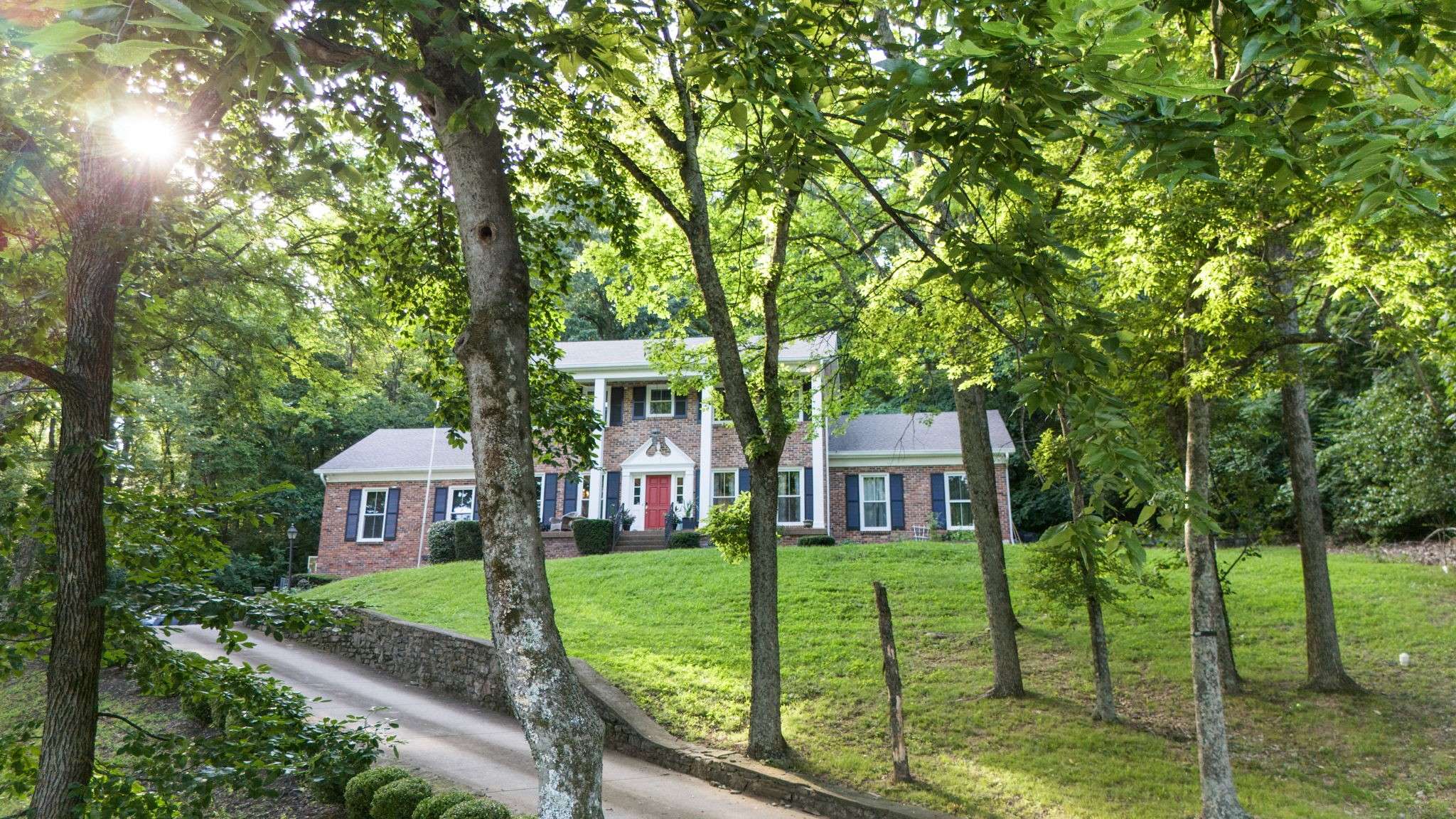 Brentwood, TN 37027,5621 Hillview Dr