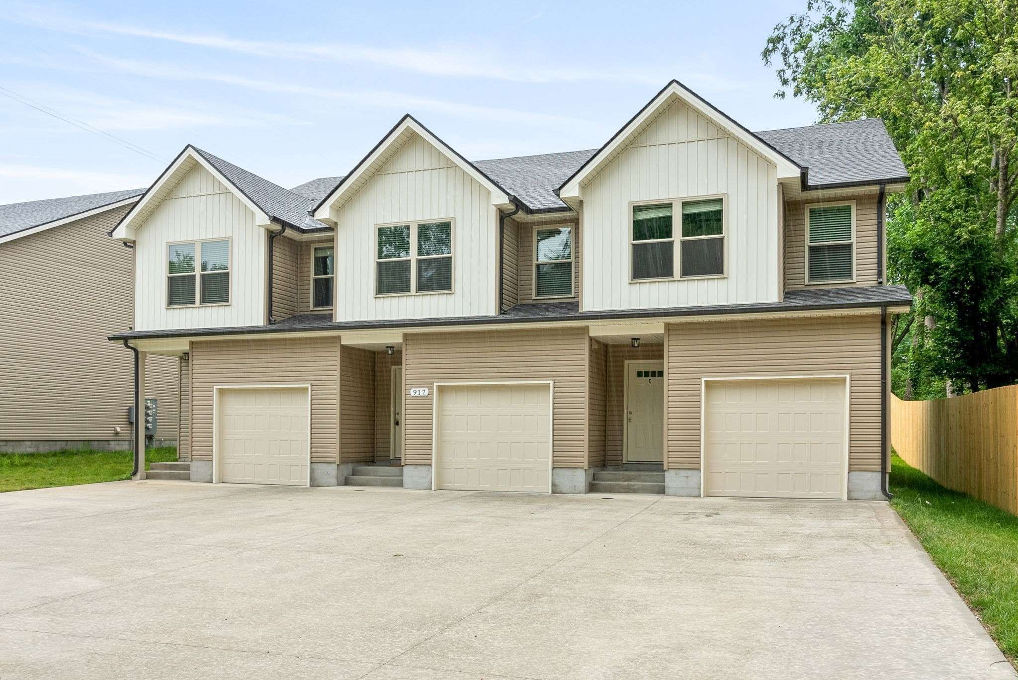 Clarksville, TN 37042,921 Center Road #C