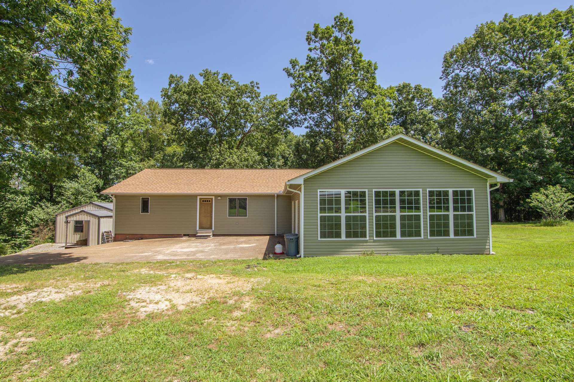 Waynesboro, TN 38485,625 Highway 64 #W