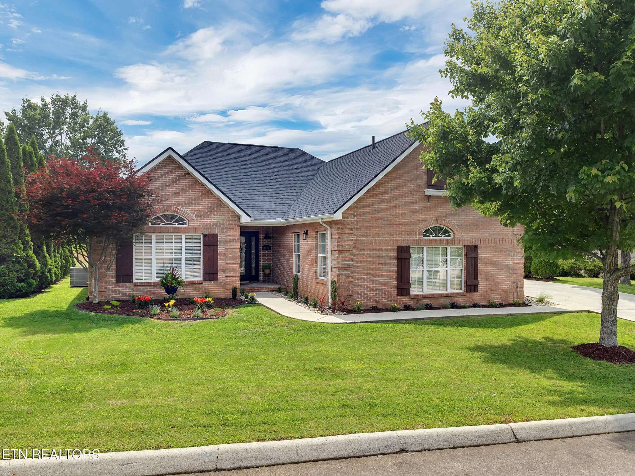 Maryville, TN 37801,1047 Saint Johns Drive