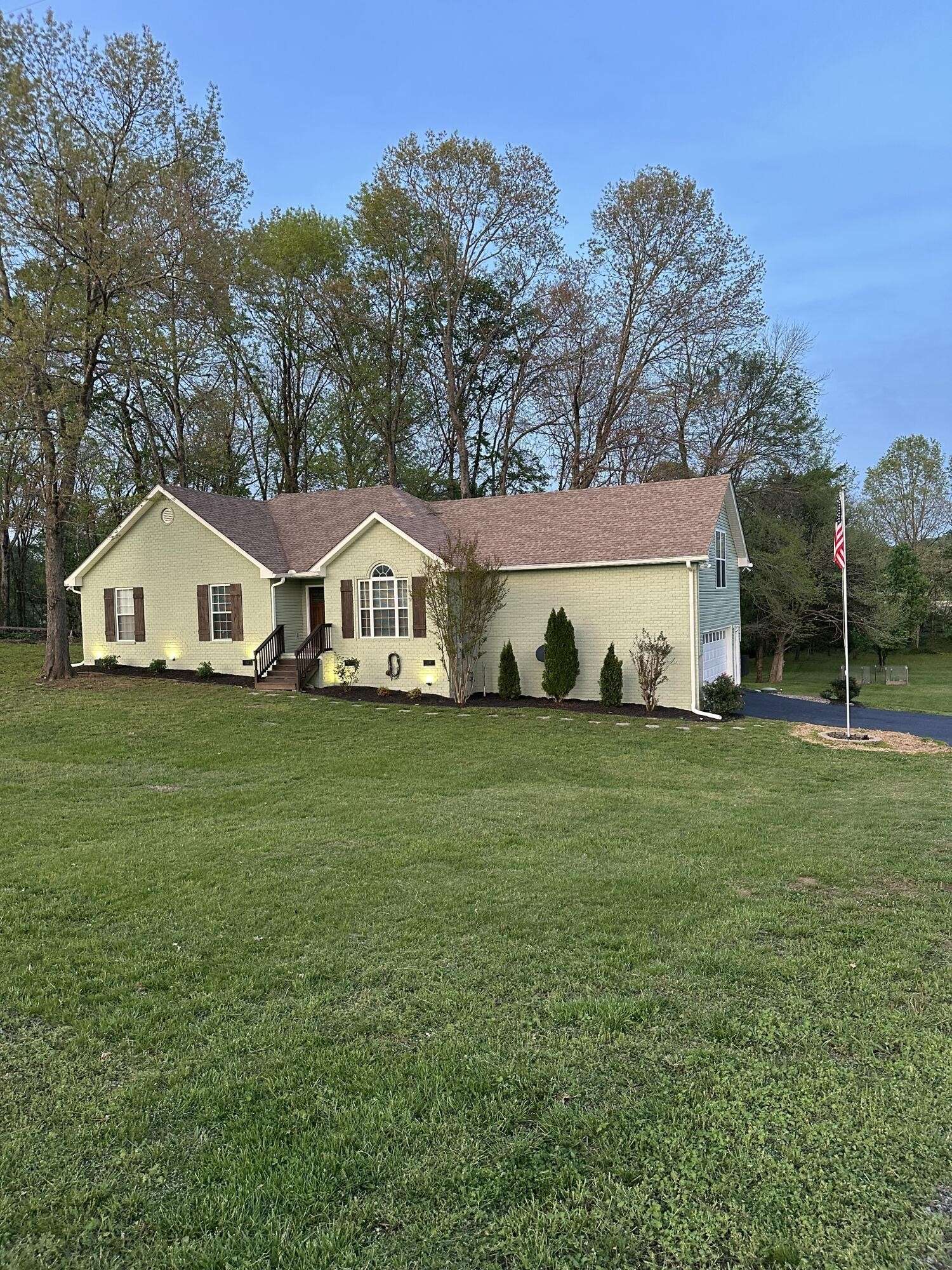 Castalian Springs, TN 37031,5120 Highway 231 #S