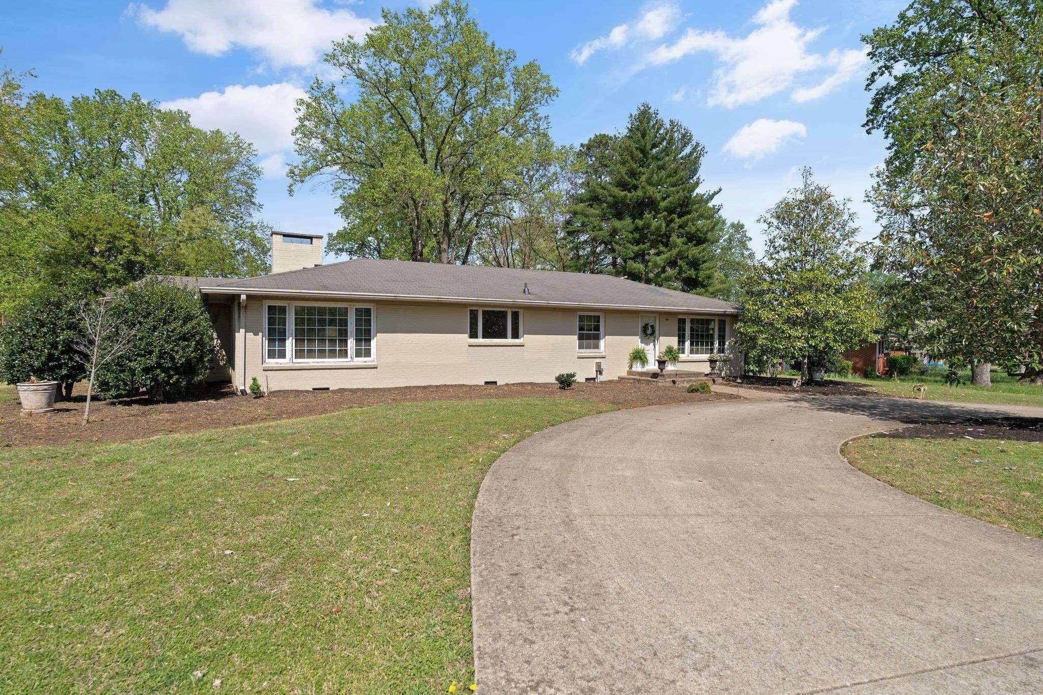 Murfreesboro, TN 37129,914 Sawyer Dr