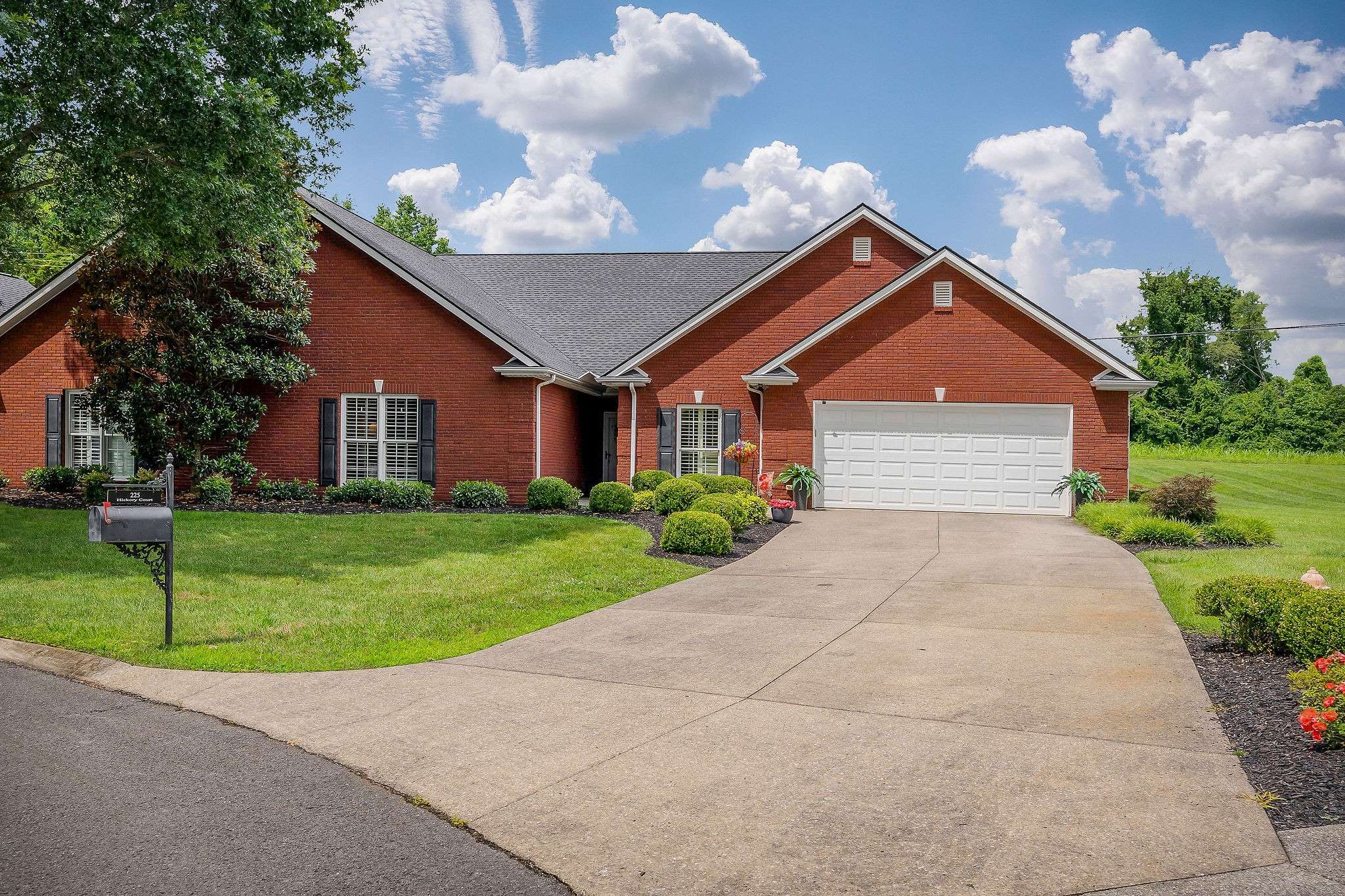 Mcminnville, TN 37110,225 Hickory Ct