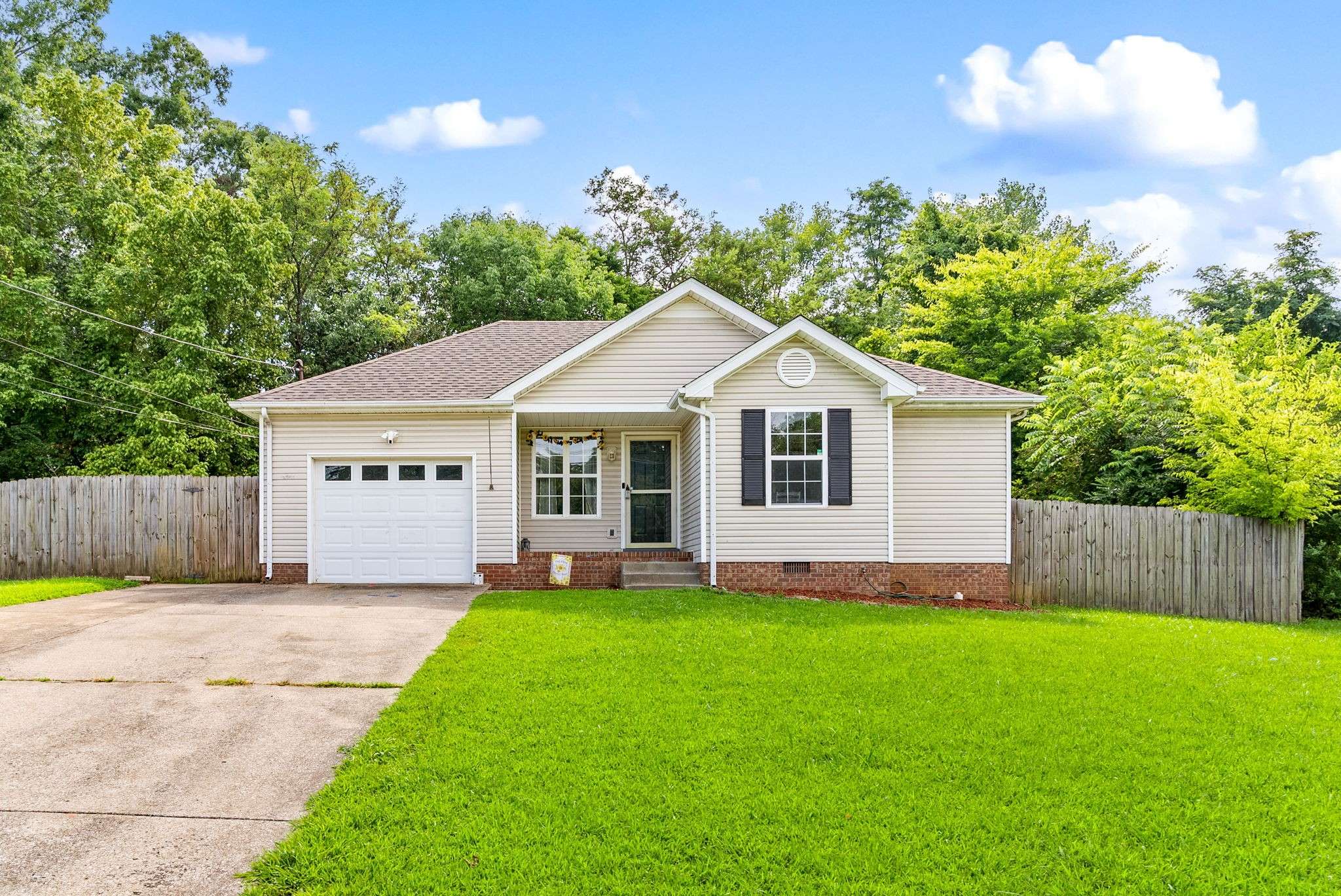 Clarksville, TN 37042,585 Somerset Ln