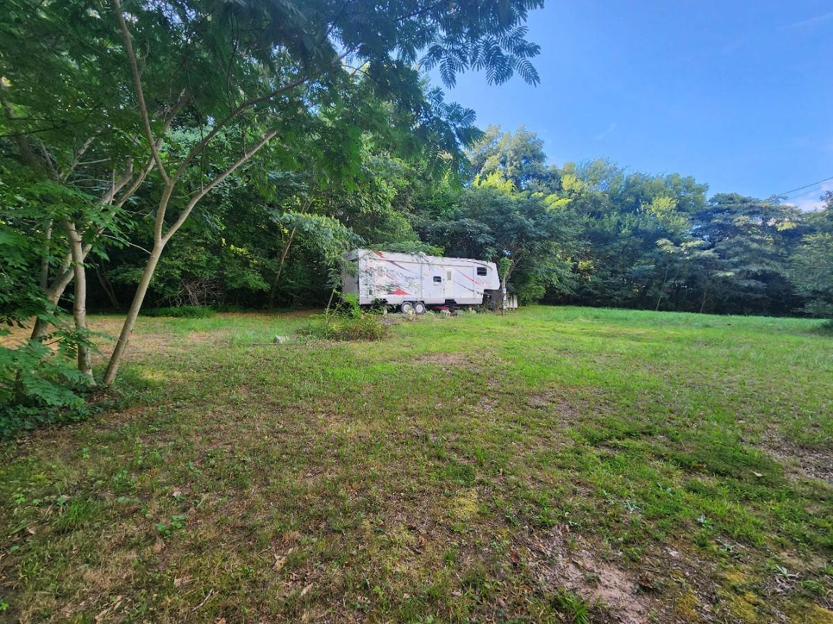 Clifton, TN 38425,1325 LInden Hwy