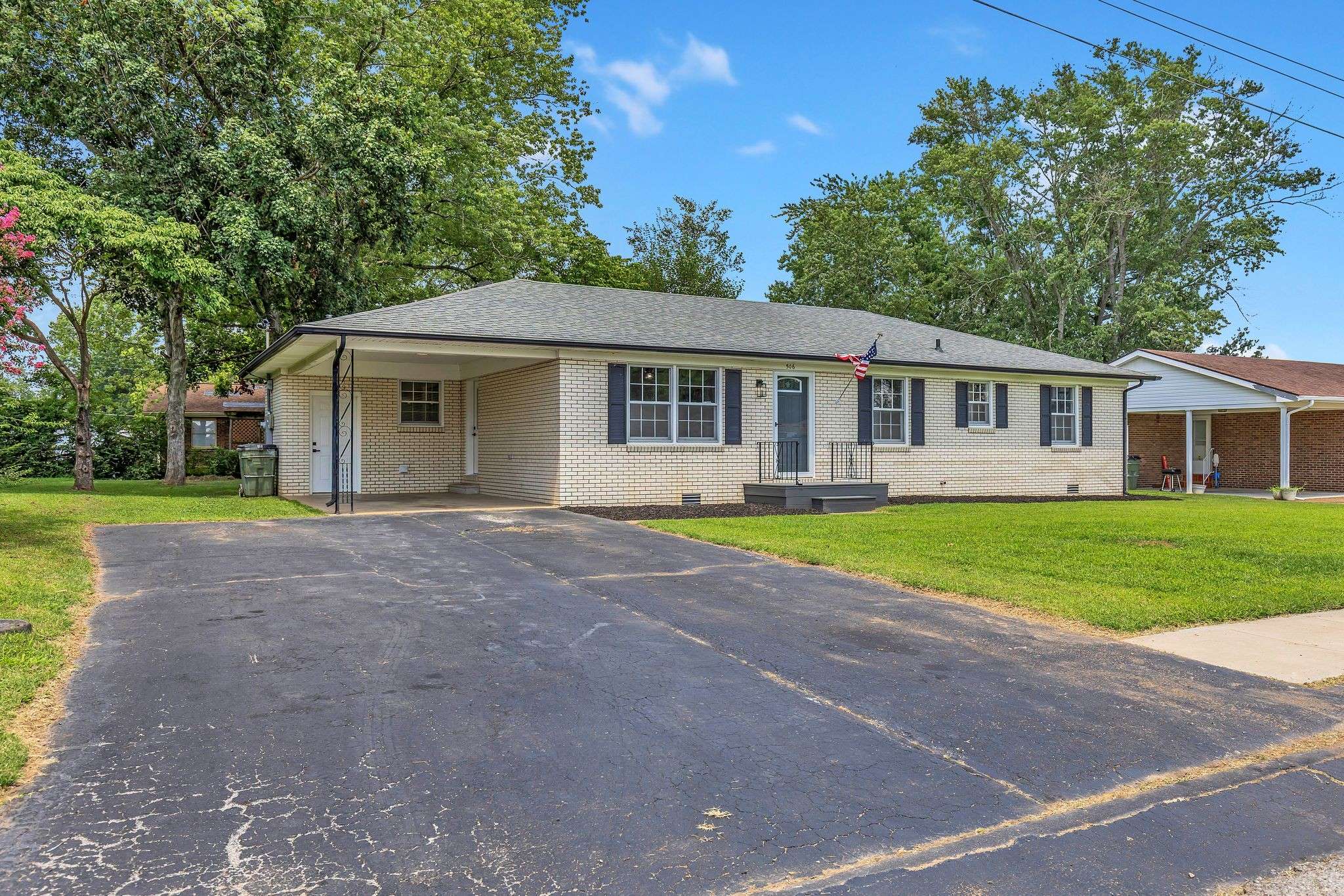 Hopkinsville, KY 42240,506 Holiday Park Dr