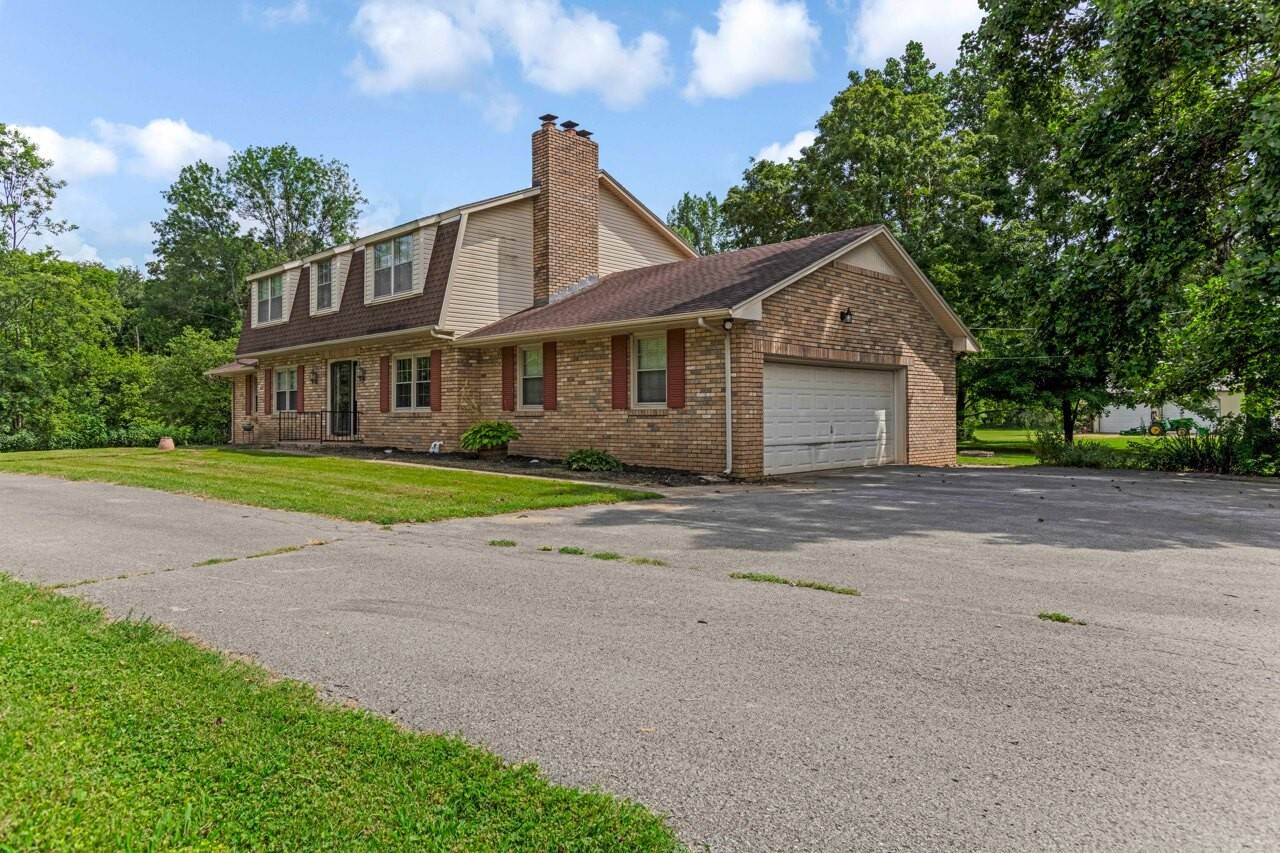 Hopkinsville, KY 42240,1621 Riverbend Rd