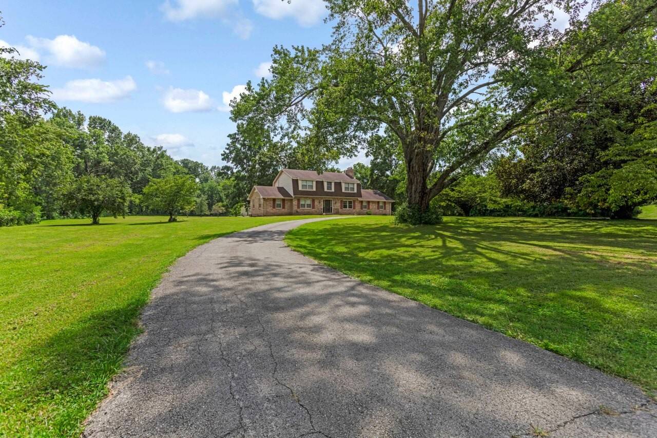 Hopkinsville, KY 42240,1621 Riverbend Rd