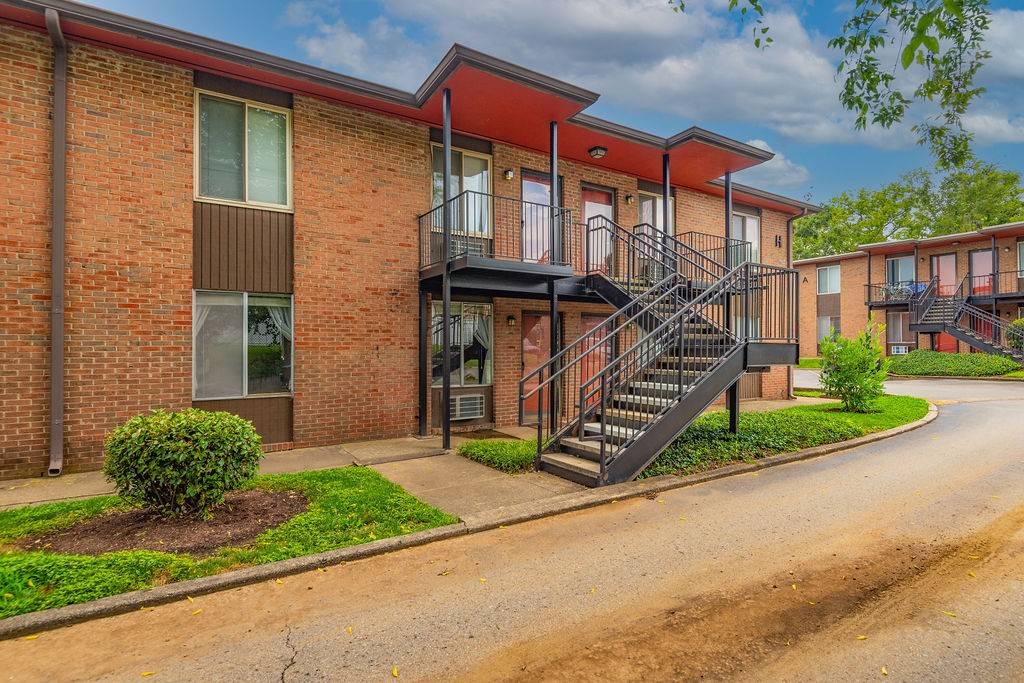 Nashville, TN 37215,3600 Hillsboro Pike #H11