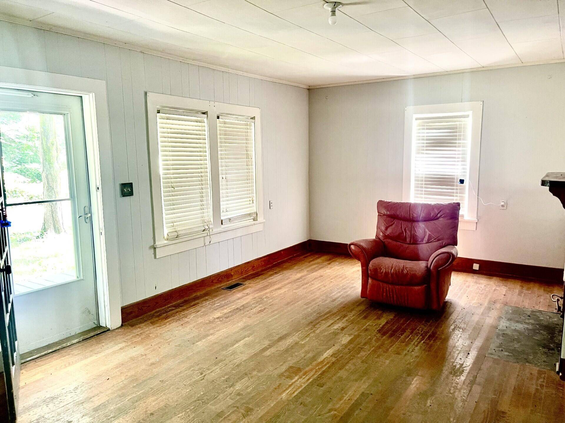 Niota, TN 37826,389 County Road 260