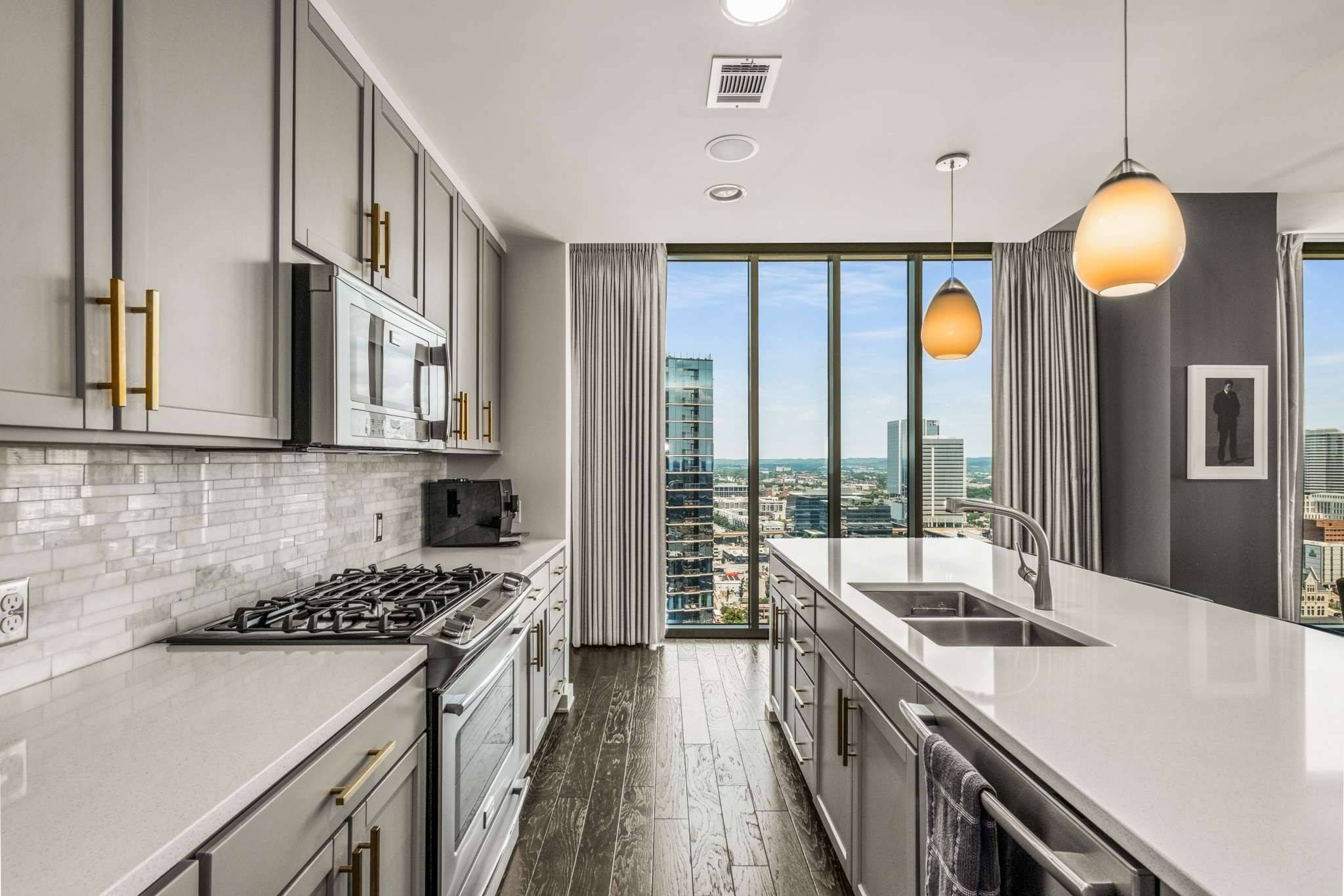 Nashville, TN 37203,1212 Laurel St #2202