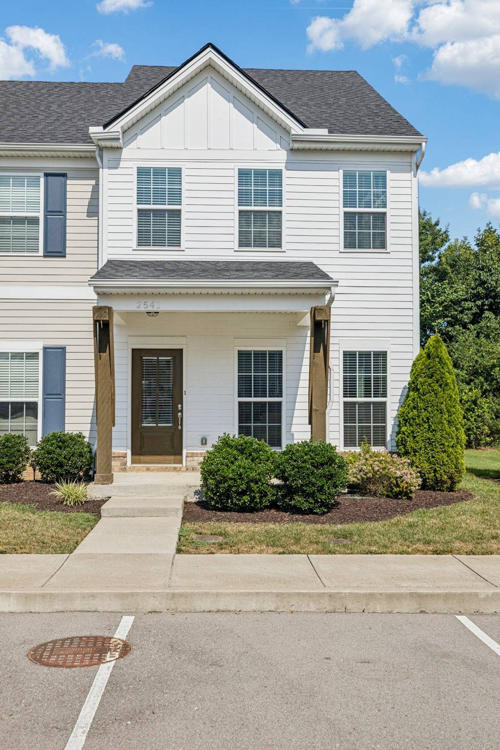 Columbia, TN 38401,2541 Napa Valley Way