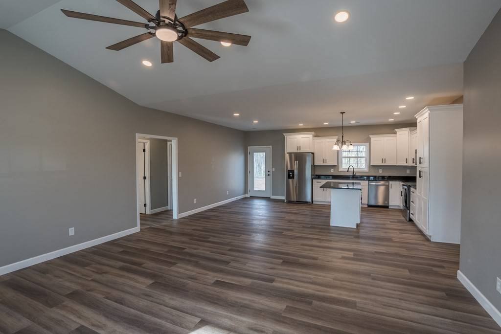 Hopkinsville, KY 42240,7195 Old Madisonville Rd