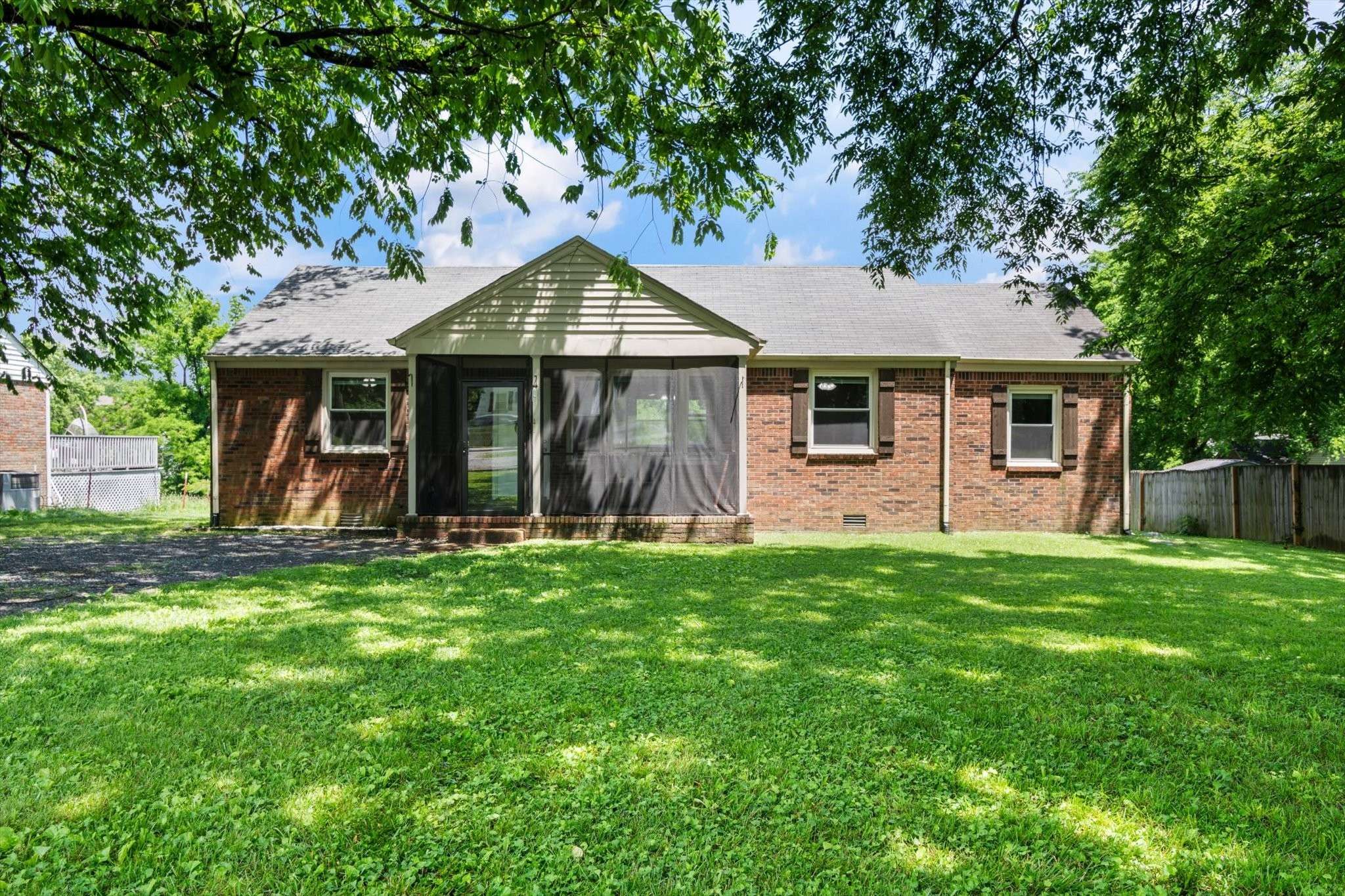 Gallatin, TN 37066,644 Lock 4 Rd