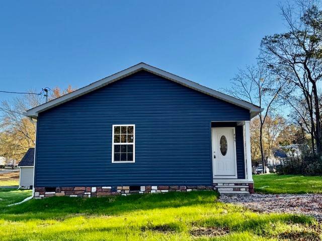 Tullahoma, TN 37388,405 S High St