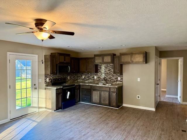 Tullahoma, TN 37388,404 Spruce Alley